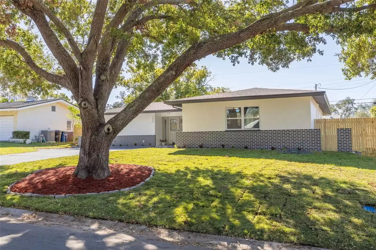 1643 SOUVENIR DRIVE, CLEARWATER, Florida 33755, 3 Bedrooms Bedrooms, ,2 BathroomsBathrooms,Residential,For Sale,SOUVENIR,MFRTB8324262