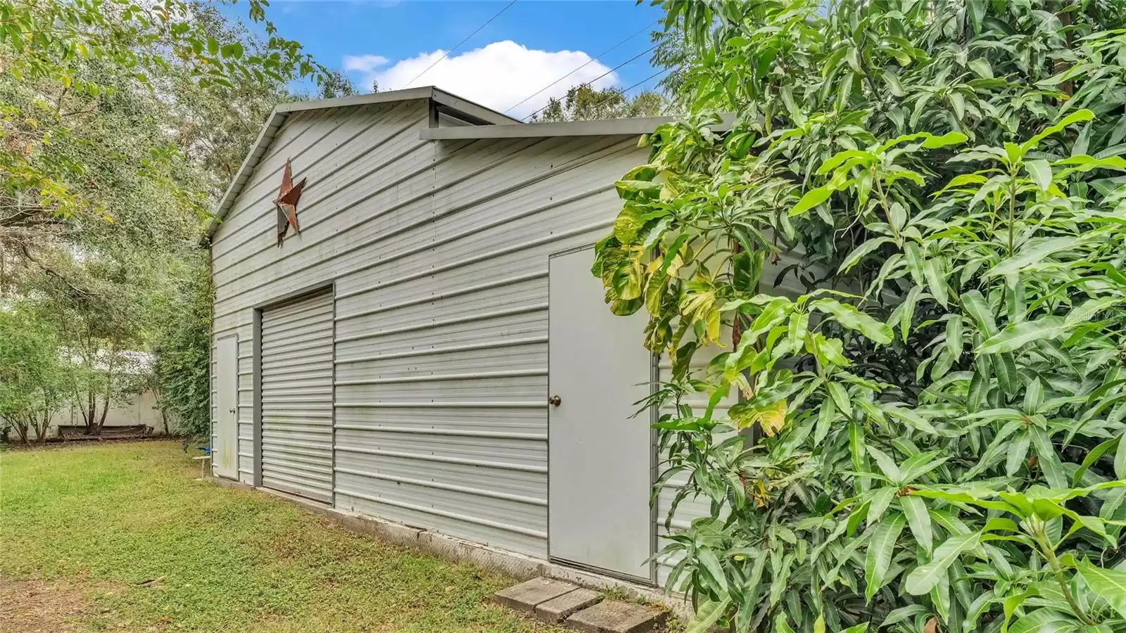 712 ORANGE VALLEY LANE, LAKELAND, Florida 33813, 4 Bedrooms Bedrooms, ,2 BathroomsBathrooms,Residential,For Sale,ORANGE VALLEY,MFRL4948937