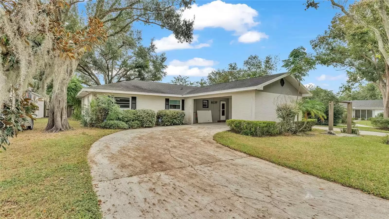 712 ORANGE VALLEY LANE, LAKELAND, Florida 33813, 4 Bedrooms Bedrooms, ,2 BathroomsBathrooms,Residential,For Sale,ORANGE VALLEY,MFRL4948937