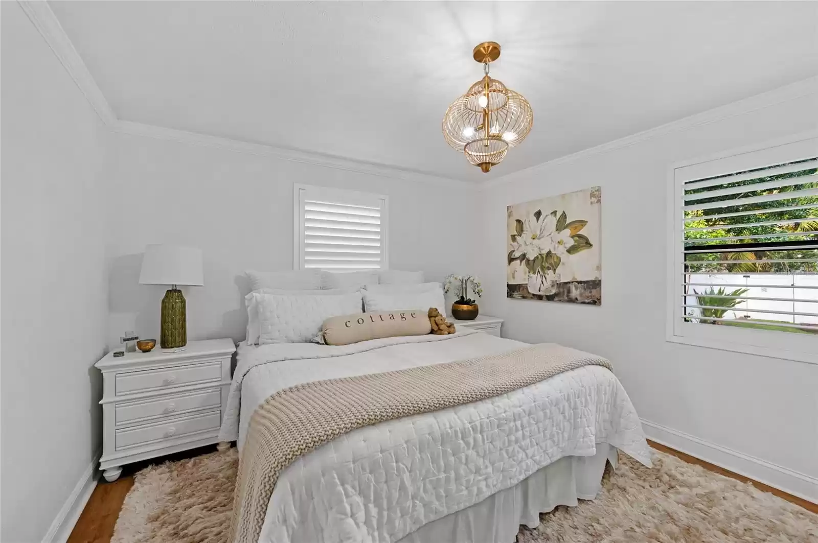 Primary bedroom, ceiling fixture does not convey.