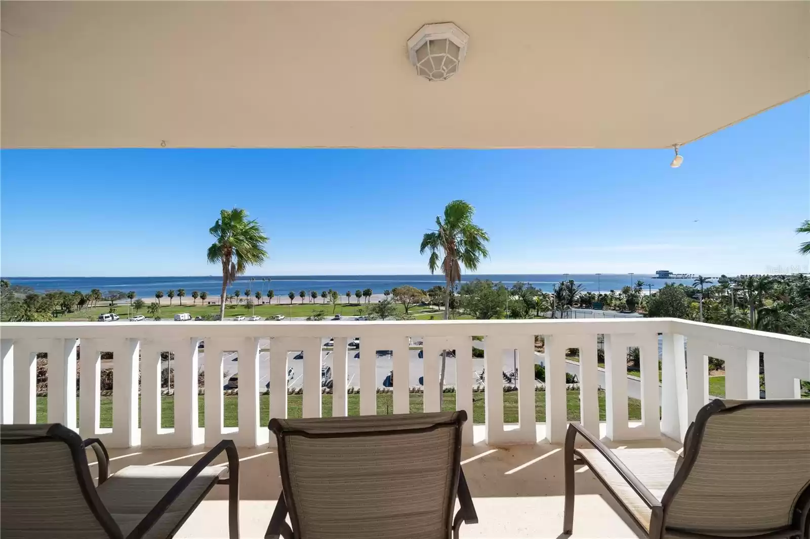 1200 SHORE DRIVE, SAINT PETERSBURG, Florida 33701, 1 Bedroom Bedrooms, ,1 BathroomBathrooms,Residential,For Sale,SHORE,MFRTB8318313