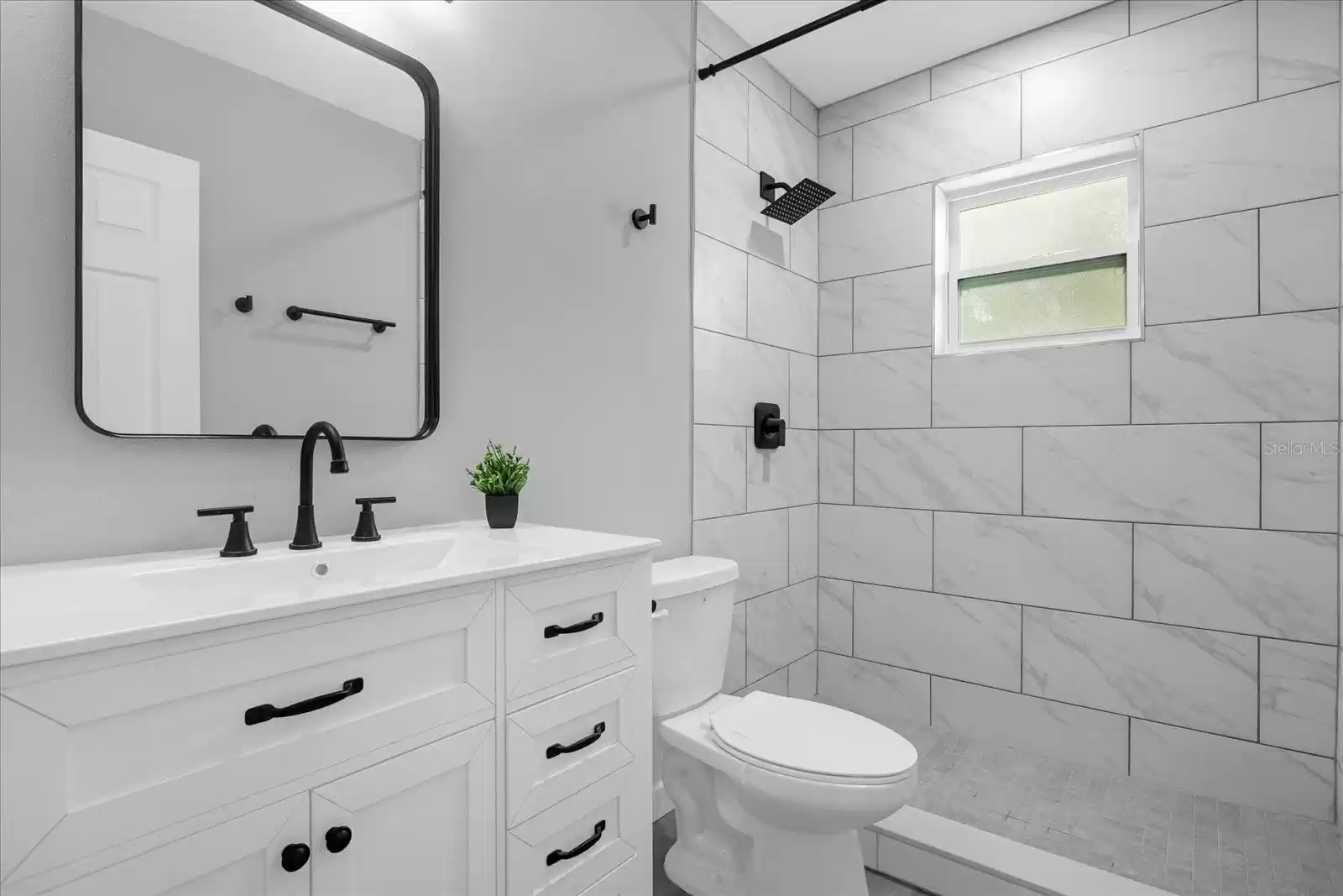 elegant and relaxing hallway bathroom