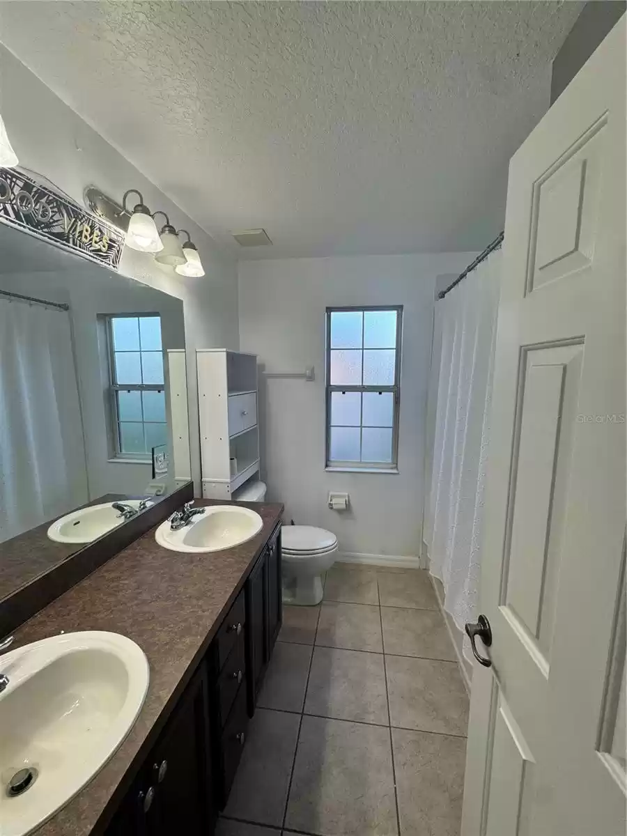 3124 OAK BROOK LANE, EUSTIS, Florida 32736, 3 Bedrooms Bedrooms, ,2 BathroomsBathrooms,Residential,For Sale,OAK BROOK,MFRO6257191