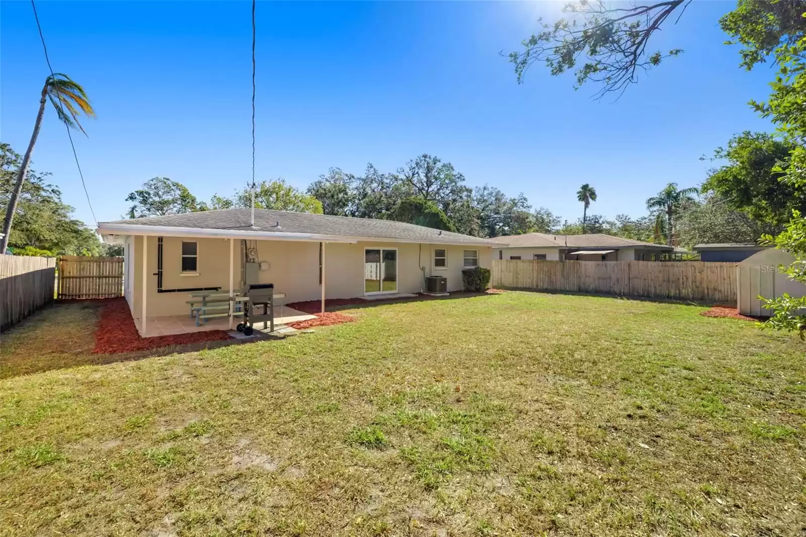 692 OAKWOOD DRIVE, DUNEDIN, Florida 34698, 3 Bedrooms Bedrooms, ,2 BathroomsBathrooms,Residential,For Sale,OAKWOOD,MFROM690059