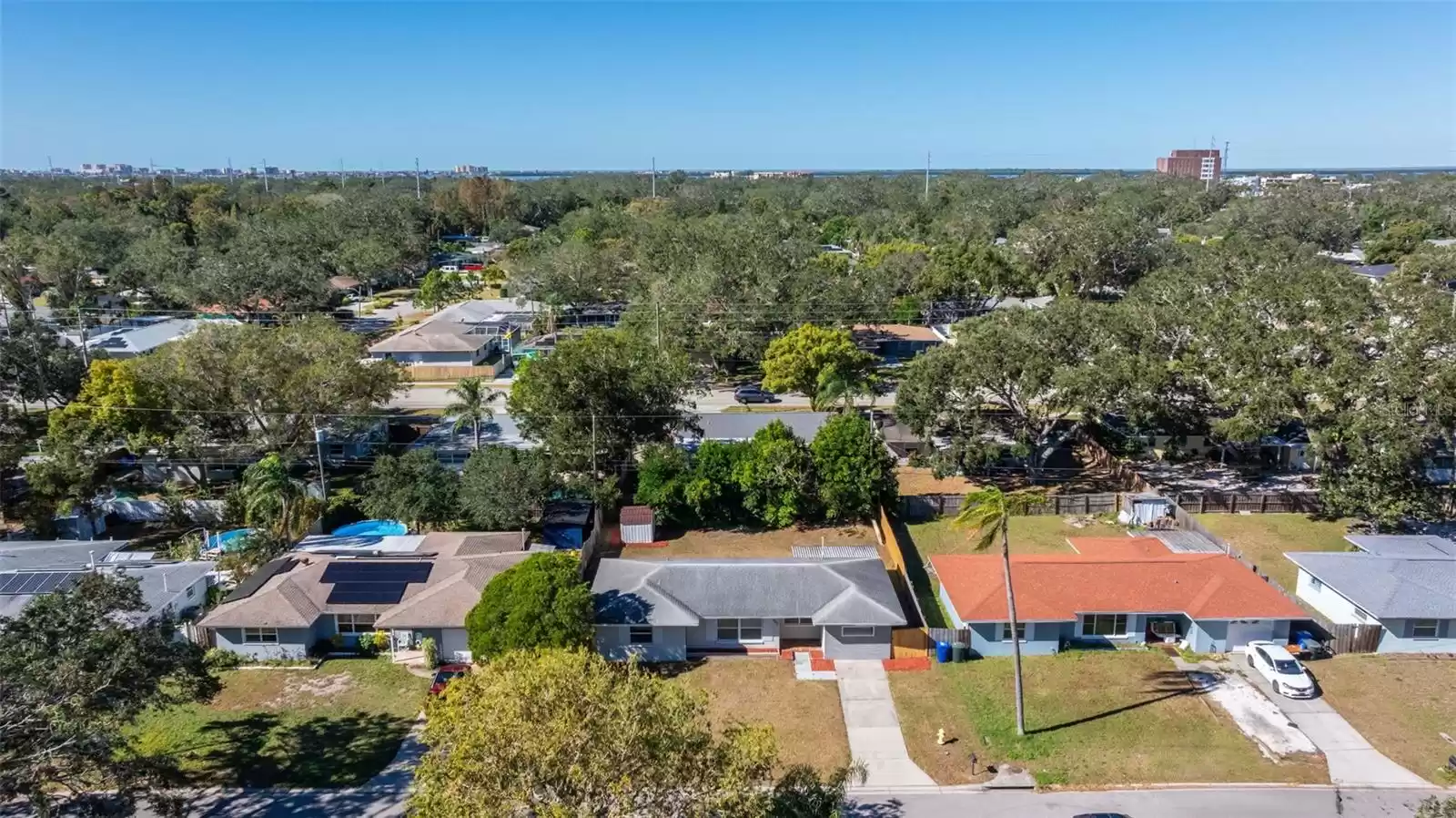 692 OAKWOOD DRIVE, DUNEDIN, Florida 34698, 3 Bedrooms Bedrooms, ,2 BathroomsBathrooms,Residential,For Sale,OAKWOOD,MFROM690059