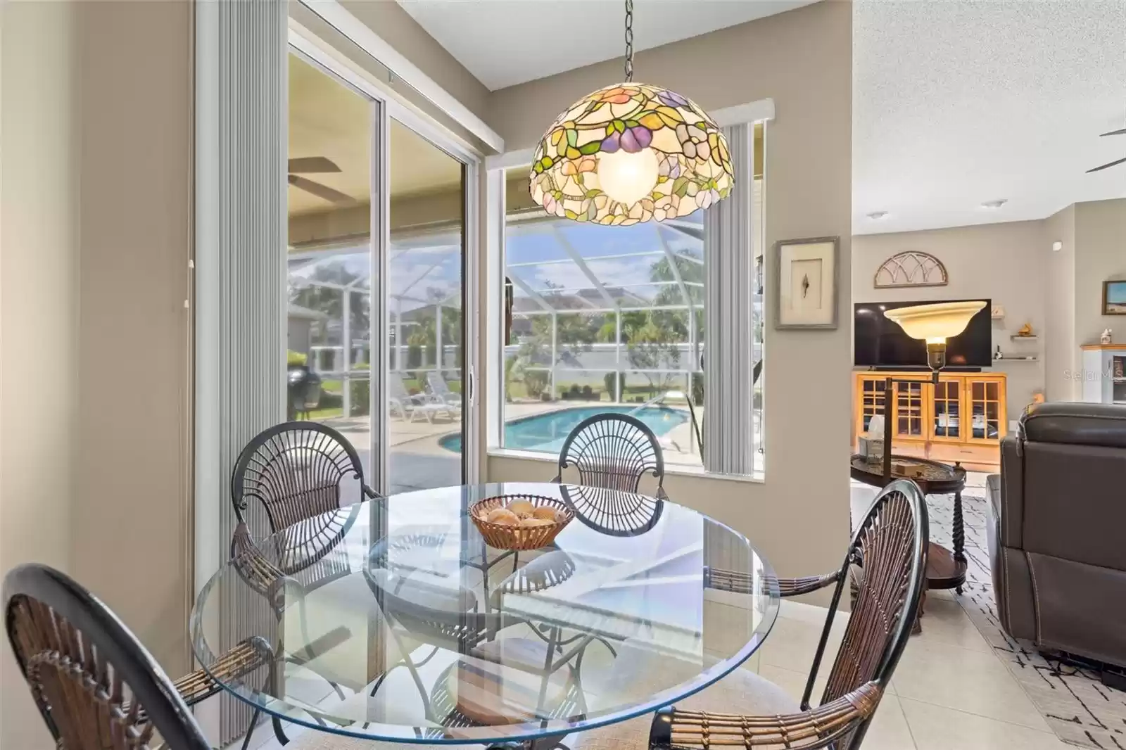 1840 EAGLE TRACE BOULEVARD, PALM HARBOR, Florida 34685, 4 Bedrooms Bedrooms, ,3 BathroomsBathrooms,Residential,For Sale,EAGLE TRACE,MFRTB8322070