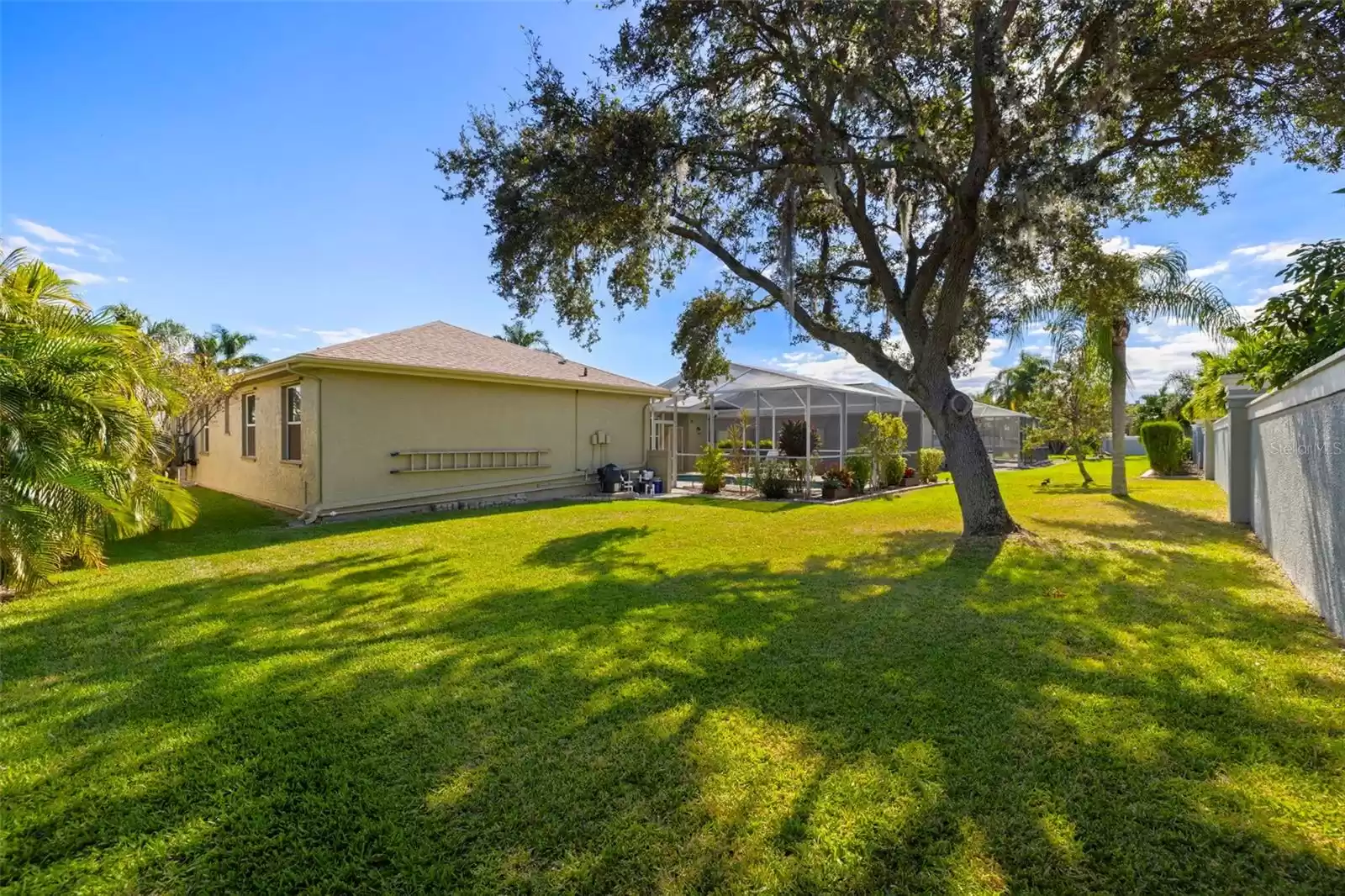 1840 EAGLE TRACE BOULEVARD, PALM HARBOR, Florida 34685, 4 Bedrooms Bedrooms, ,3 BathroomsBathrooms,Residential,For Sale,EAGLE TRACE,MFRTB8322070