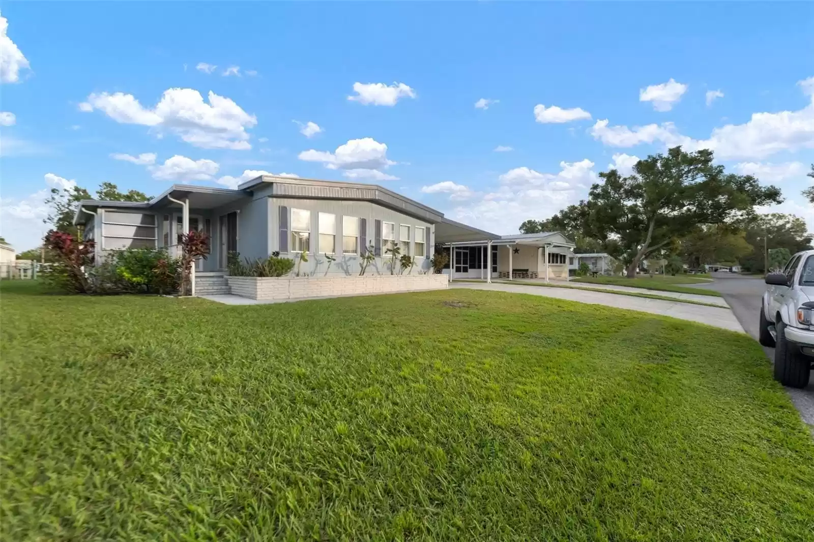 1610 REYNOLDS ROAD, LAKELAND, Florida 33801, 2 Bedrooms Bedrooms, ,2 BathroomsBathrooms,Residential,For Sale,REYNOLDS,MFRTB8323628