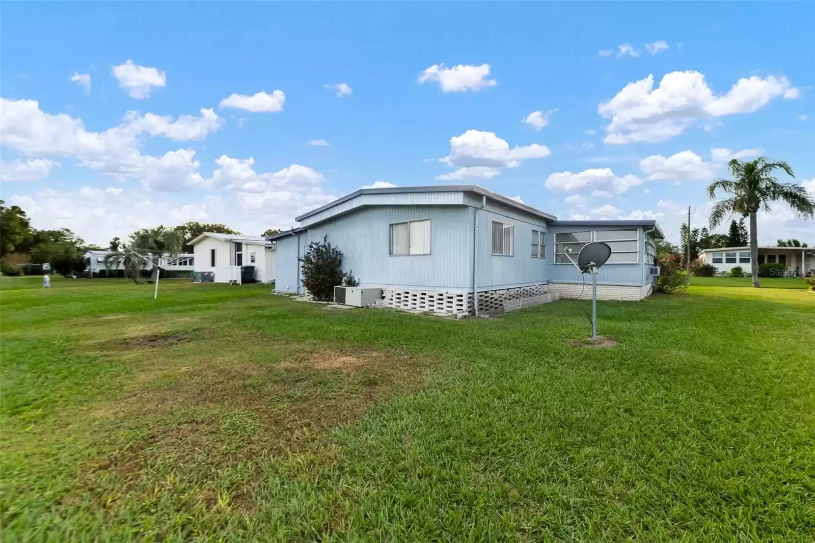 1610 REYNOLDS ROAD, LAKELAND, Florida 33801, 2 Bedrooms Bedrooms, ,2 BathroomsBathrooms,Residential,For Sale,REYNOLDS,MFRTB8323628