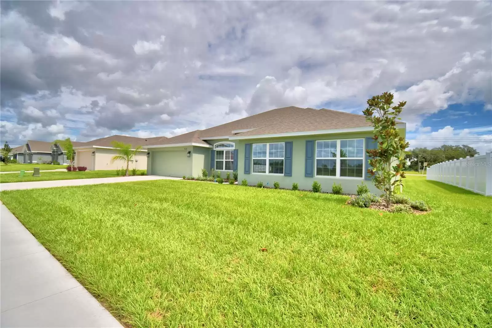 4118 TULLAMORE LANE, AUBURNDALE, Florida 33823, 4 Bedrooms Bedrooms, ,3 BathroomsBathrooms,Residential,For Sale,TULLAMORE,MFRL4949056