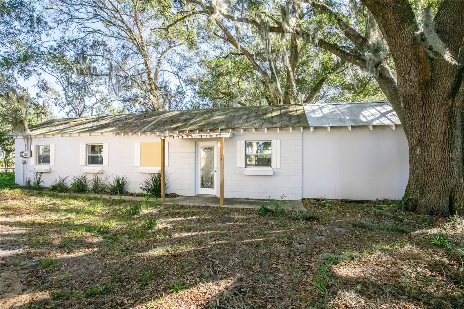 300 COLLINS STREET, UMATILLA, Florida 32784, 2 Bedrooms Bedrooms, ,2 BathroomsBathrooms,Residential,For Sale,COLLINS,MFRG5089664