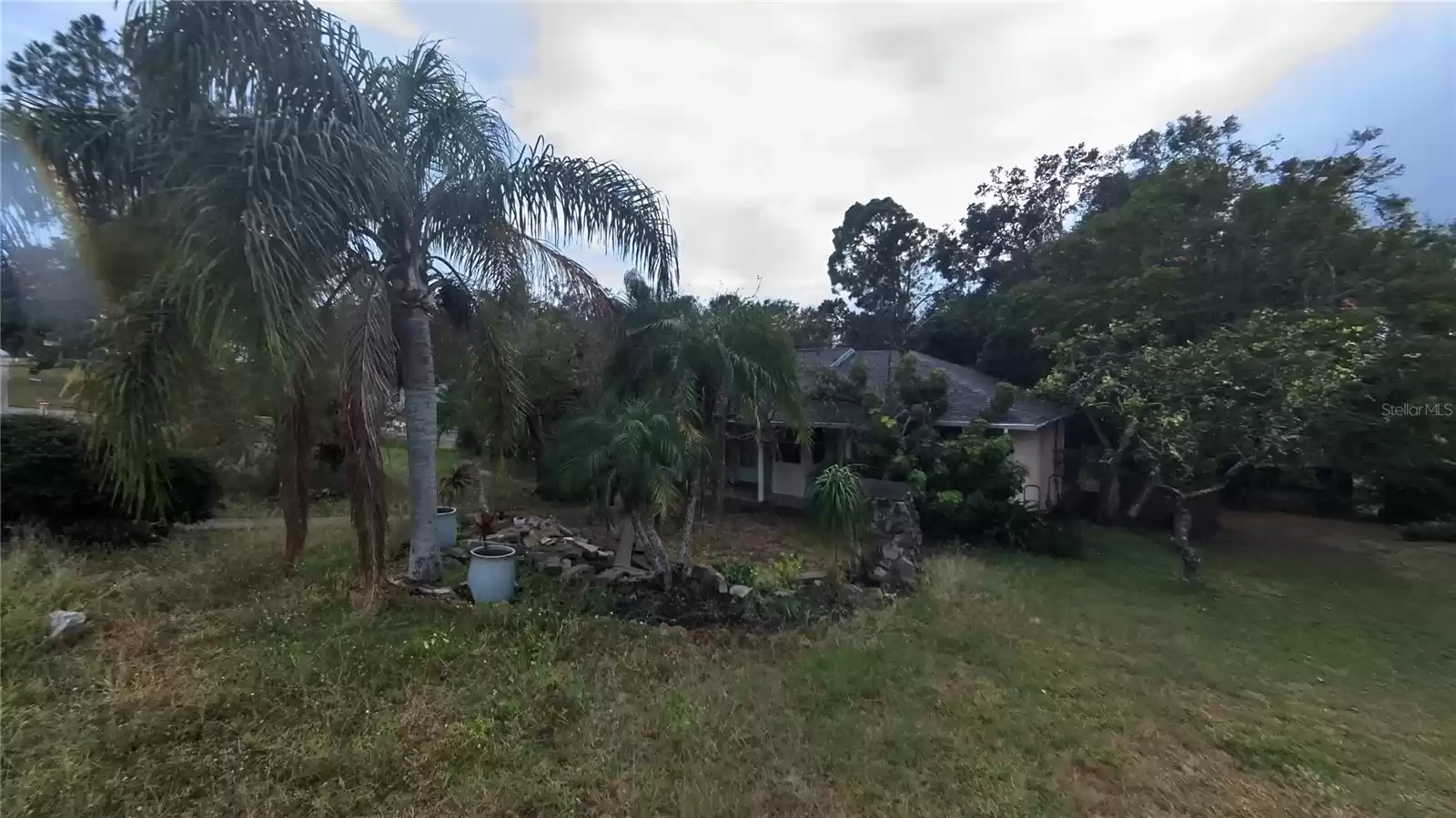 650 EAST AVENUE, CLERMONT, Florida 34711, 3 Bedrooms Bedrooms, ,2 BathroomsBathrooms,Residential,For Sale,EAST,MFRO6260118