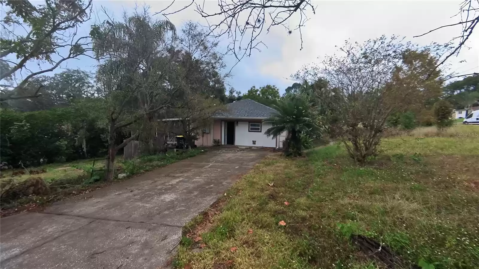 650 EAST AVENUE, CLERMONT, Florida 34711, 3 Bedrooms Bedrooms, ,2 BathroomsBathrooms,Residential,For Sale,EAST,MFRO6260118