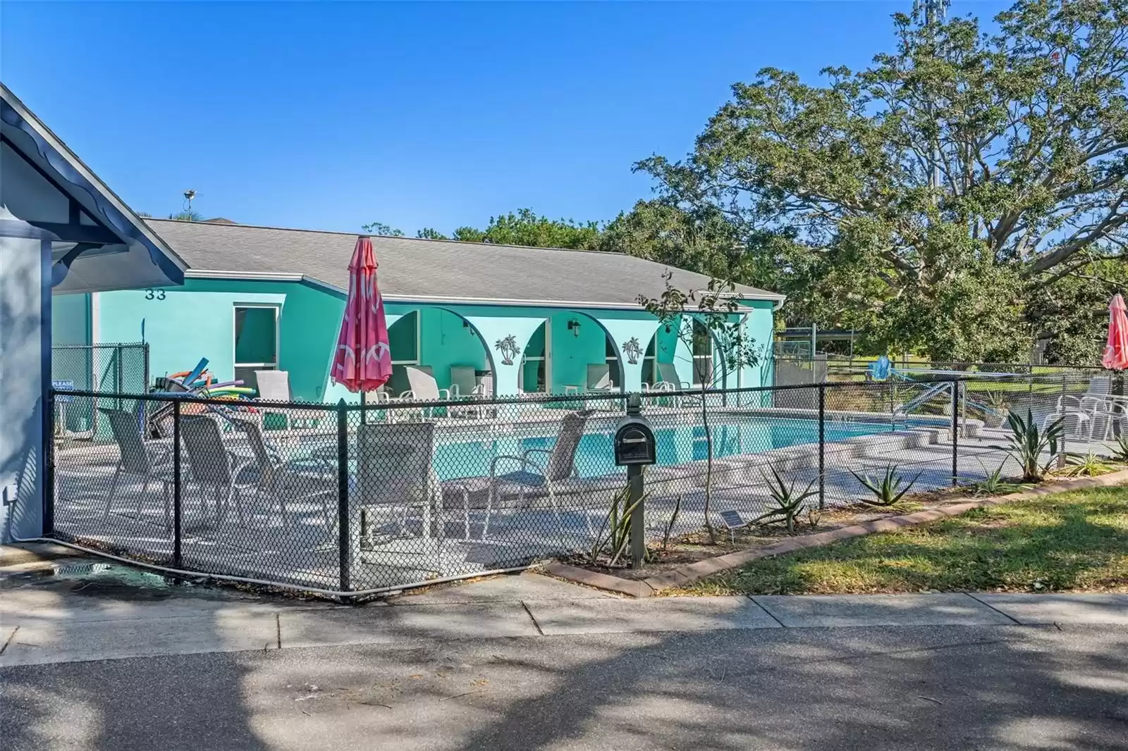 1002 IBIS COURT, DUNEDIN, Florida 34698, 1 Bedroom Bedrooms, ,1 BathroomBathrooms,Residential,For Sale,IBIS,MFRTB8323970