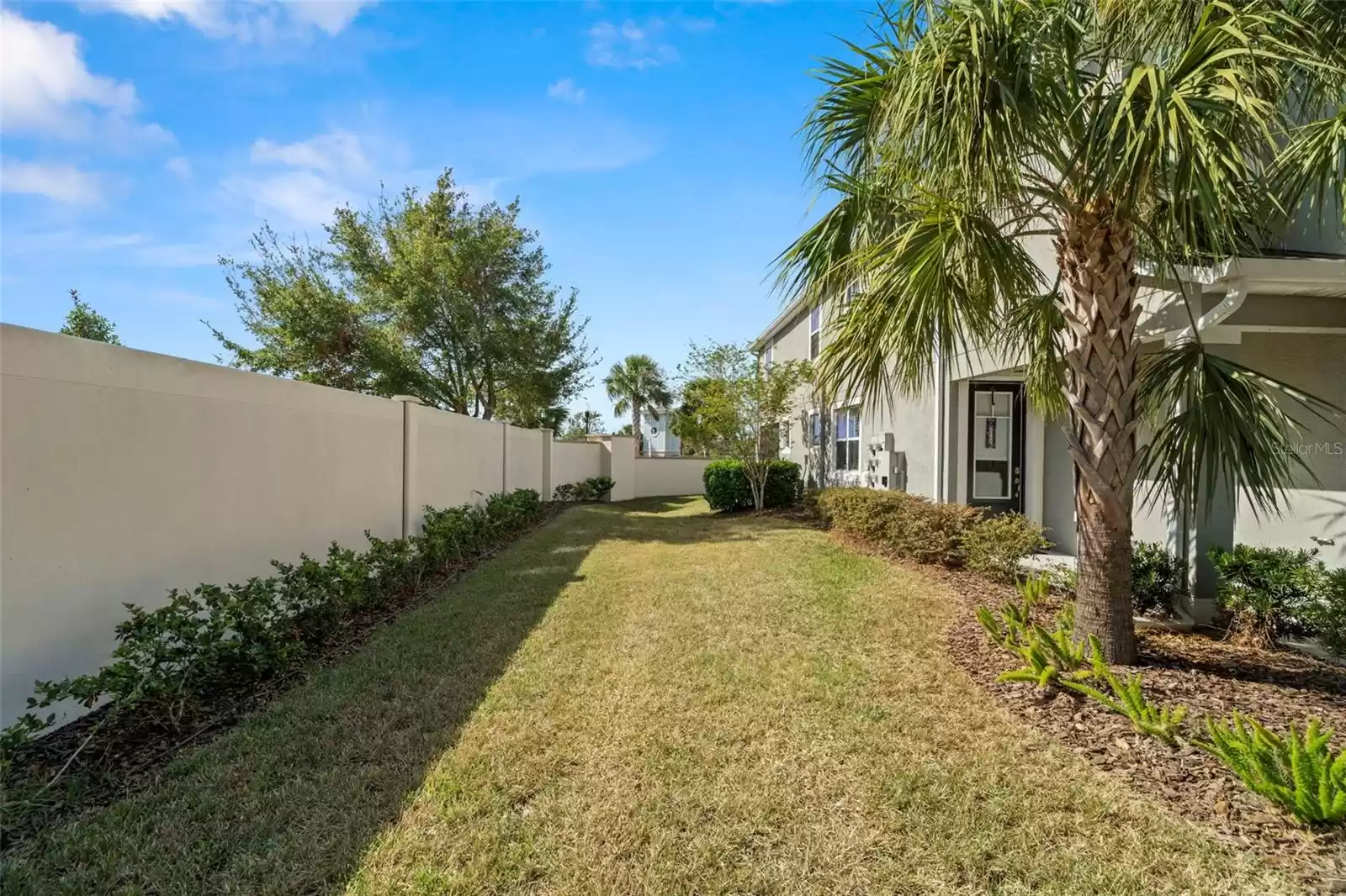 Larger side yard as it is an end unit!