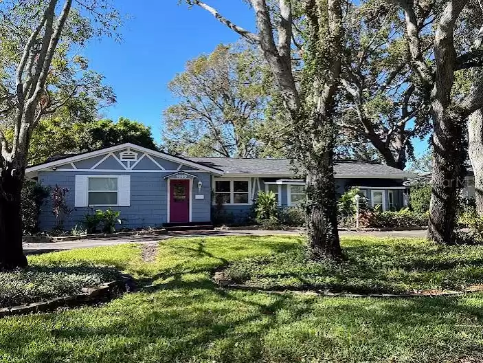 1000 COUNTRY CLUB ROAD, ST PETERSBURG, Florida 33710, 3 Bedrooms Bedrooms, ,2 BathroomsBathrooms,Residential,For Sale,COUNTRY CLUB,MFRTB8322554