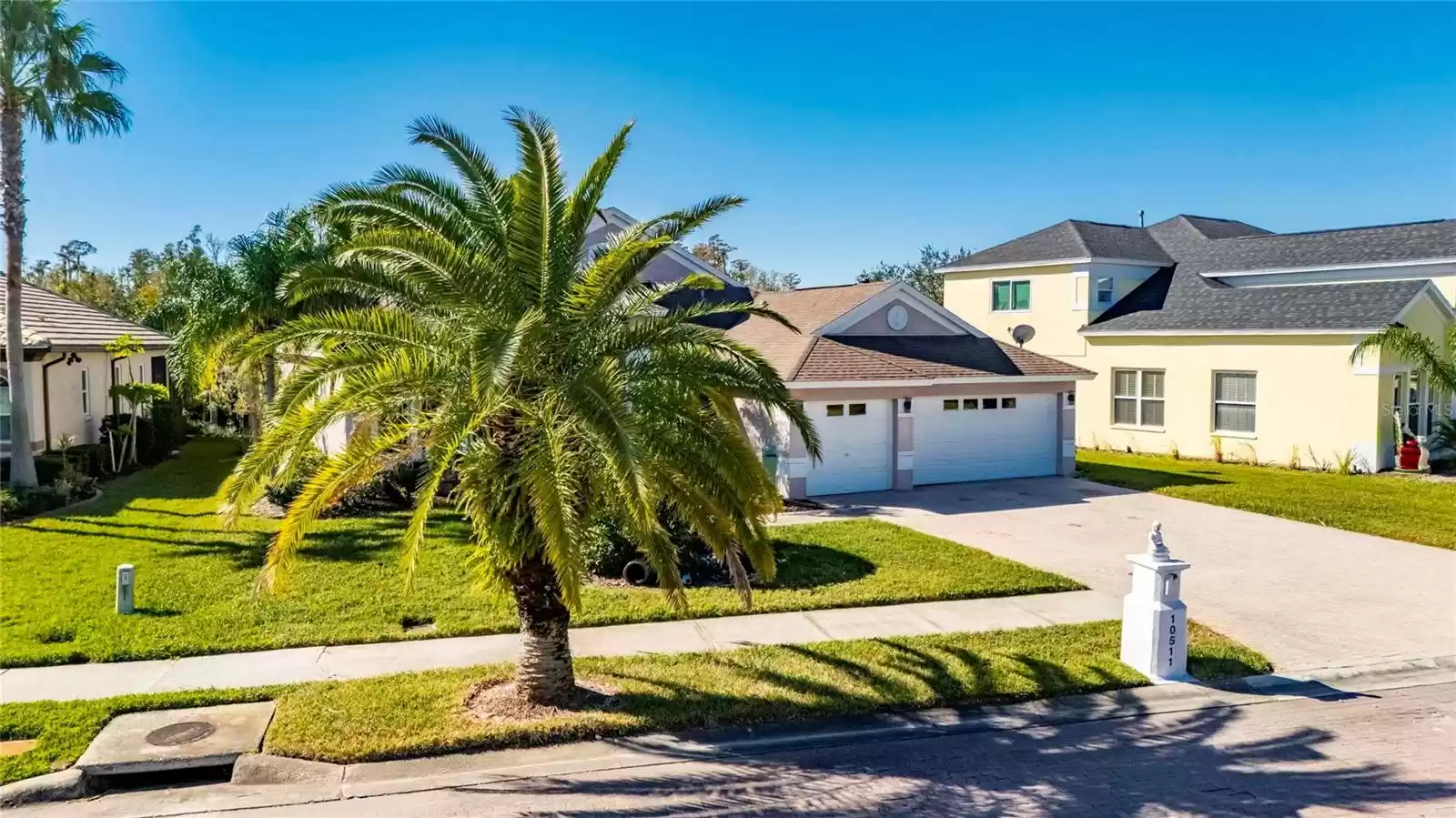 10511 MARTINIQUE ISLE DRIVE, TAMPA, Florida 33647, 4 Bedrooms Bedrooms, ,3 BathroomsBathrooms,Residential,For Sale,MARTINIQUE ISLE,MFRTB8324464