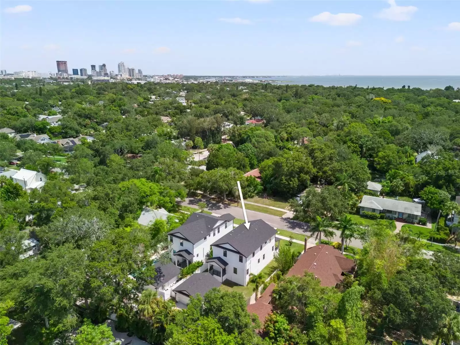 2735 BAYSIDE DRIVE, SAINT PETERSBURG, Florida 33705, 4 Bedrooms Bedrooms, ,3 BathroomsBathrooms,Residential Lease,For Rent,BAYSIDE,MFRTB8325058