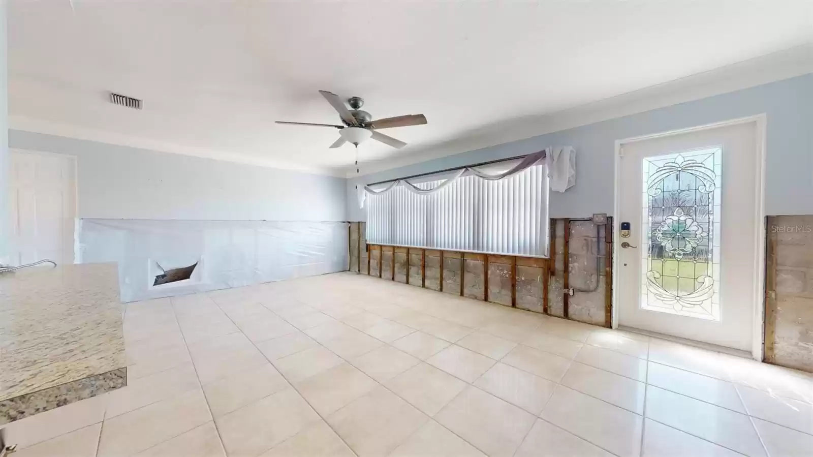 7933 CAUSEWAY BOULEVARD, SAINT PETERSBURG, Florida 33707, 3 Bedrooms Bedrooms, ,2 BathroomsBathrooms,Residential,For Sale,CAUSEWAY,MFRTB8322435