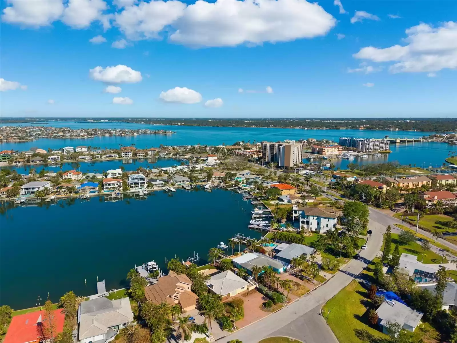 10244 TARPON DRIVE, TREASURE ISLAND, Florida 33706, 3 Bedrooms Bedrooms, ,2 BathroomsBathrooms,Residential,For Sale,TARPON,MFRTB8325100