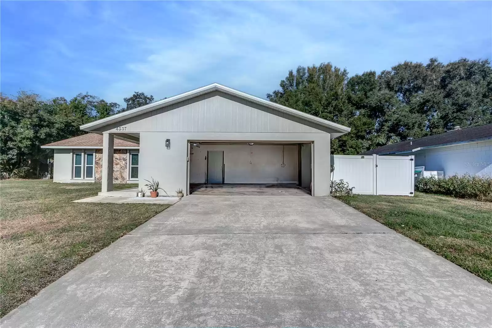 oversized 2 car garage