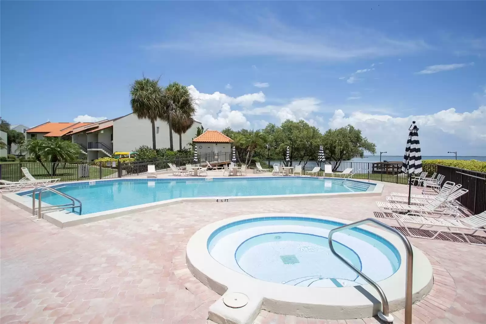 1515 PINELLAS BAYWAY, ST PETERSBURG, Florida 33715, 1 Bedroom Bedrooms, ,1 BathroomBathrooms,Residential,For Sale,PINELLAS BAYWAY,MFRTB8324913