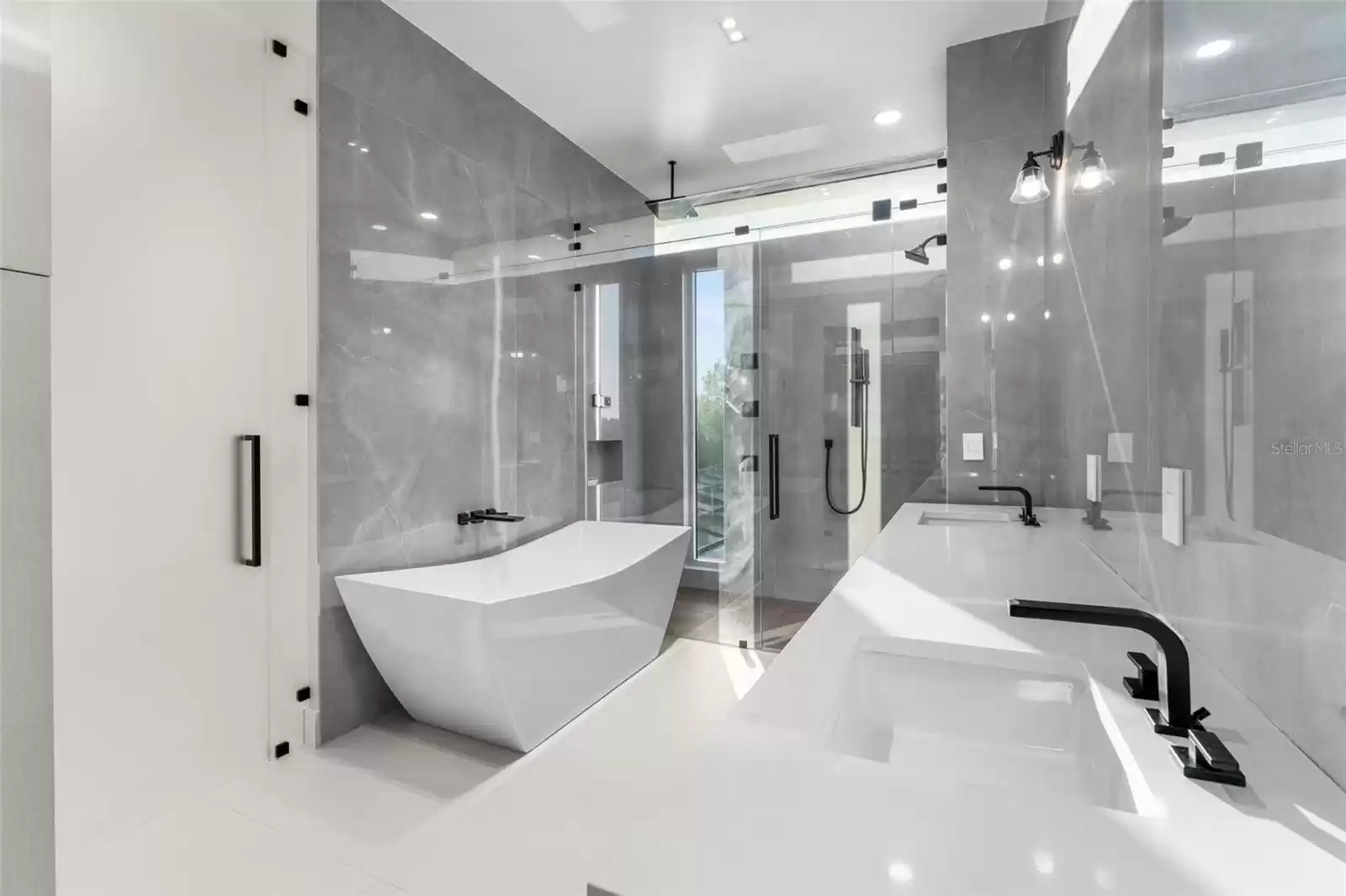 2660 Via Tuscany, Winter Park, Florida 32789, 4 Bedrooms Bedrooms, ,5 BathroomsBathrooms,Residential,For Sale,VIA TUSCANY,O6260493