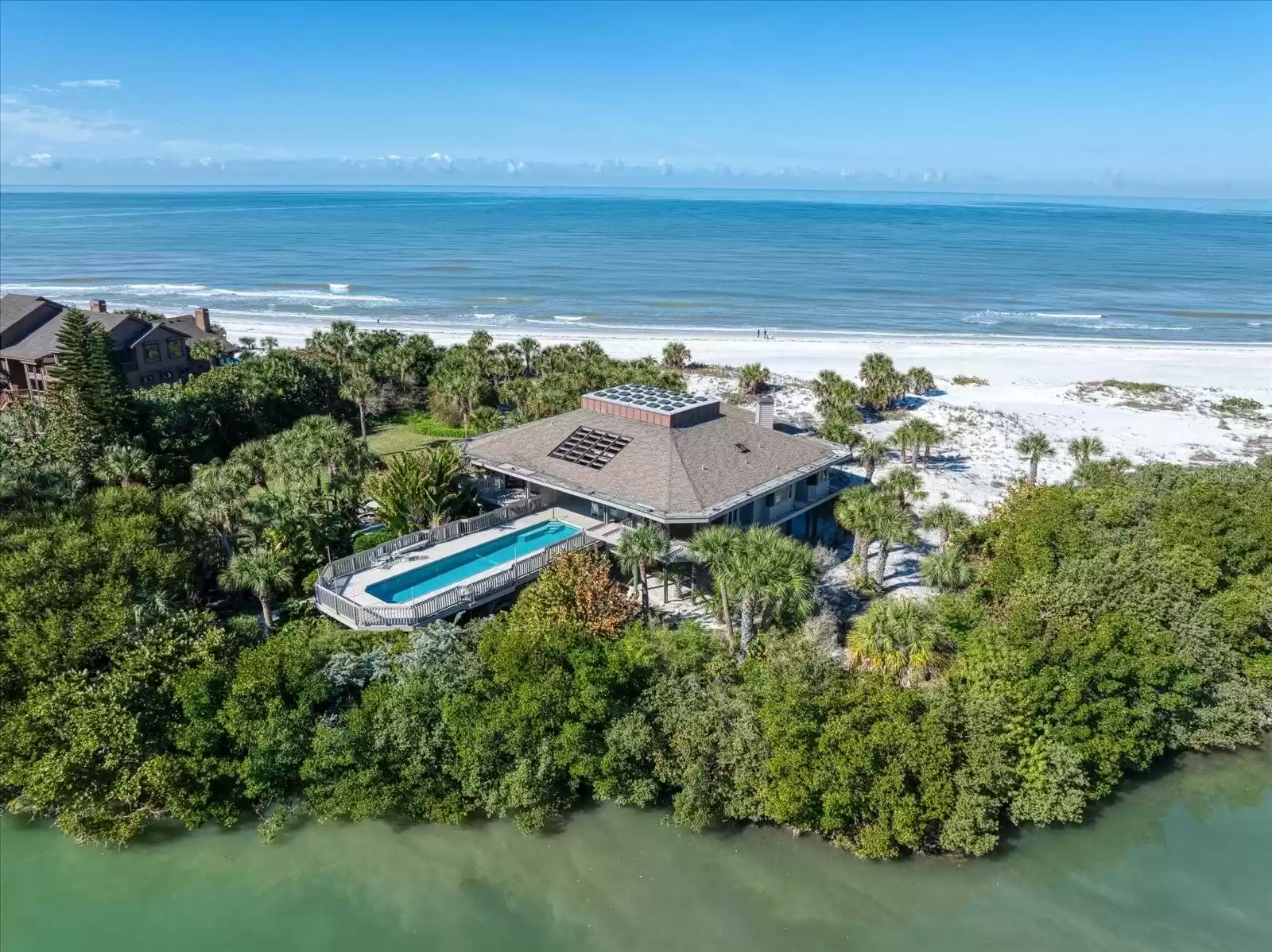 1198 Mandalay Point, Clearwater, Florida 33767, 3 Bedrooms Bedrooms, ,3 BathroomsBathrooms,Residential,For Sale,MANDALAY,U8231430