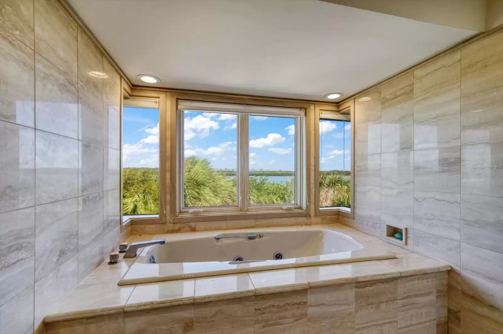 1198 Mandalay Point, Clearwater, Florida 33767, 3 Bedrooms Bedrooms, ,3 BathroomsBathrooms,Residential,For Sale,MANDALAY,U8231430