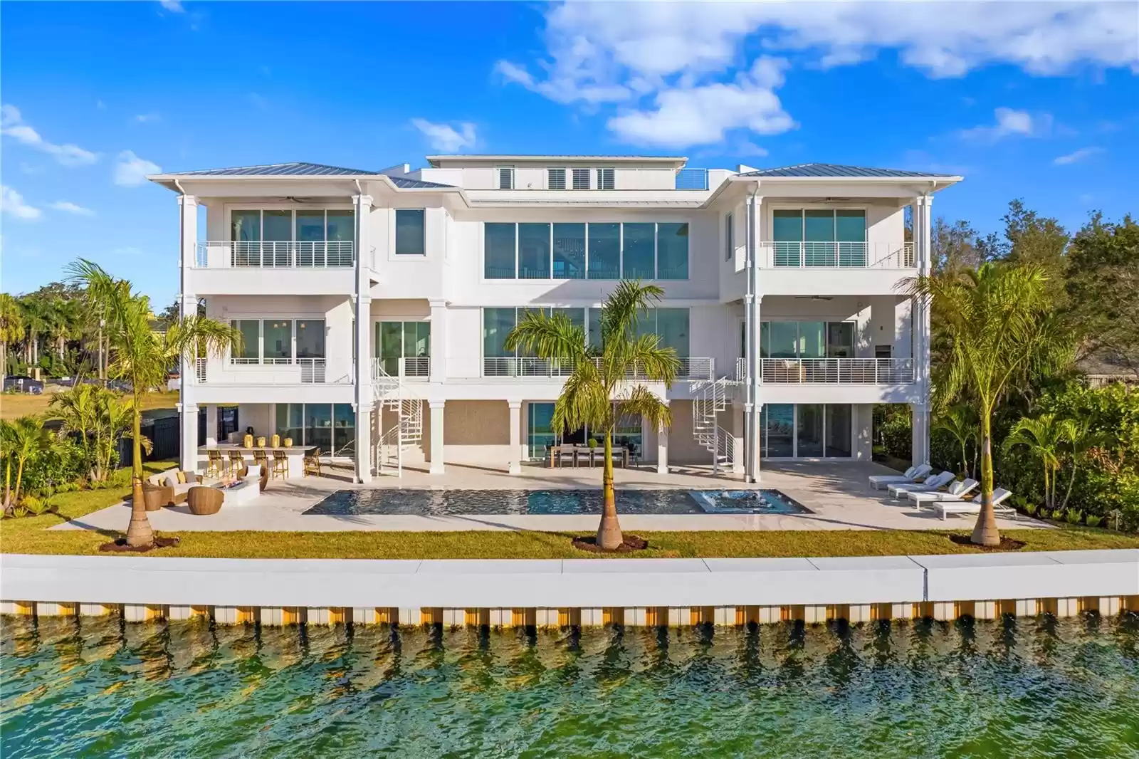 96 Martinique Avenue, Tampa, Florida 33606, 6 Bedrooms Bedrooms, ,8 BathroomsBathrooms,Residential,For Sale,MARTINIQUE,T3497745