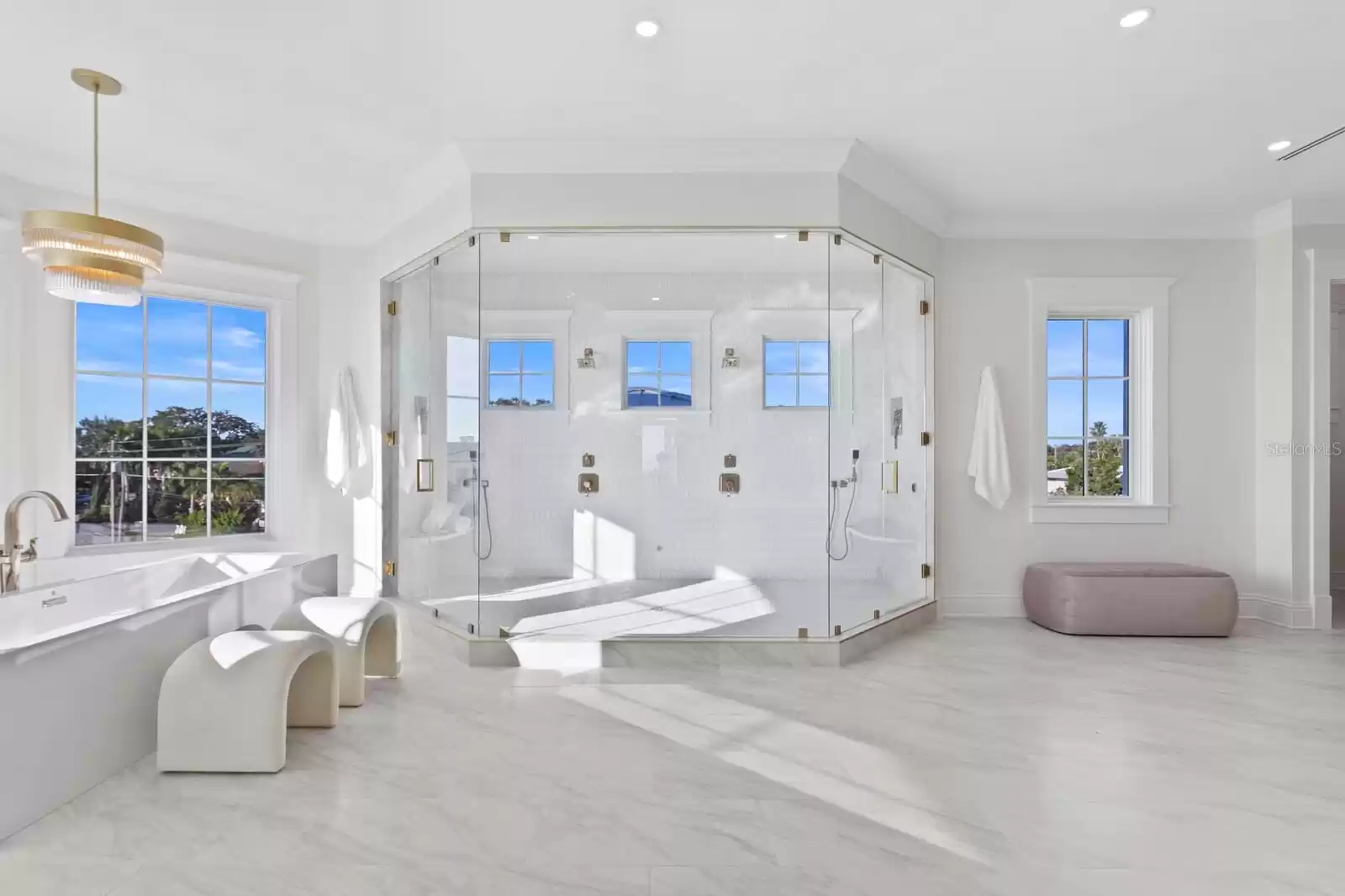 96 Martinique Avenue, Tampa, Florida 33606, 6 Bedrooms Bedrooms, ,8 BathroomsBathrooms,Residential,For Sale,MARTINIQUE,T3497745