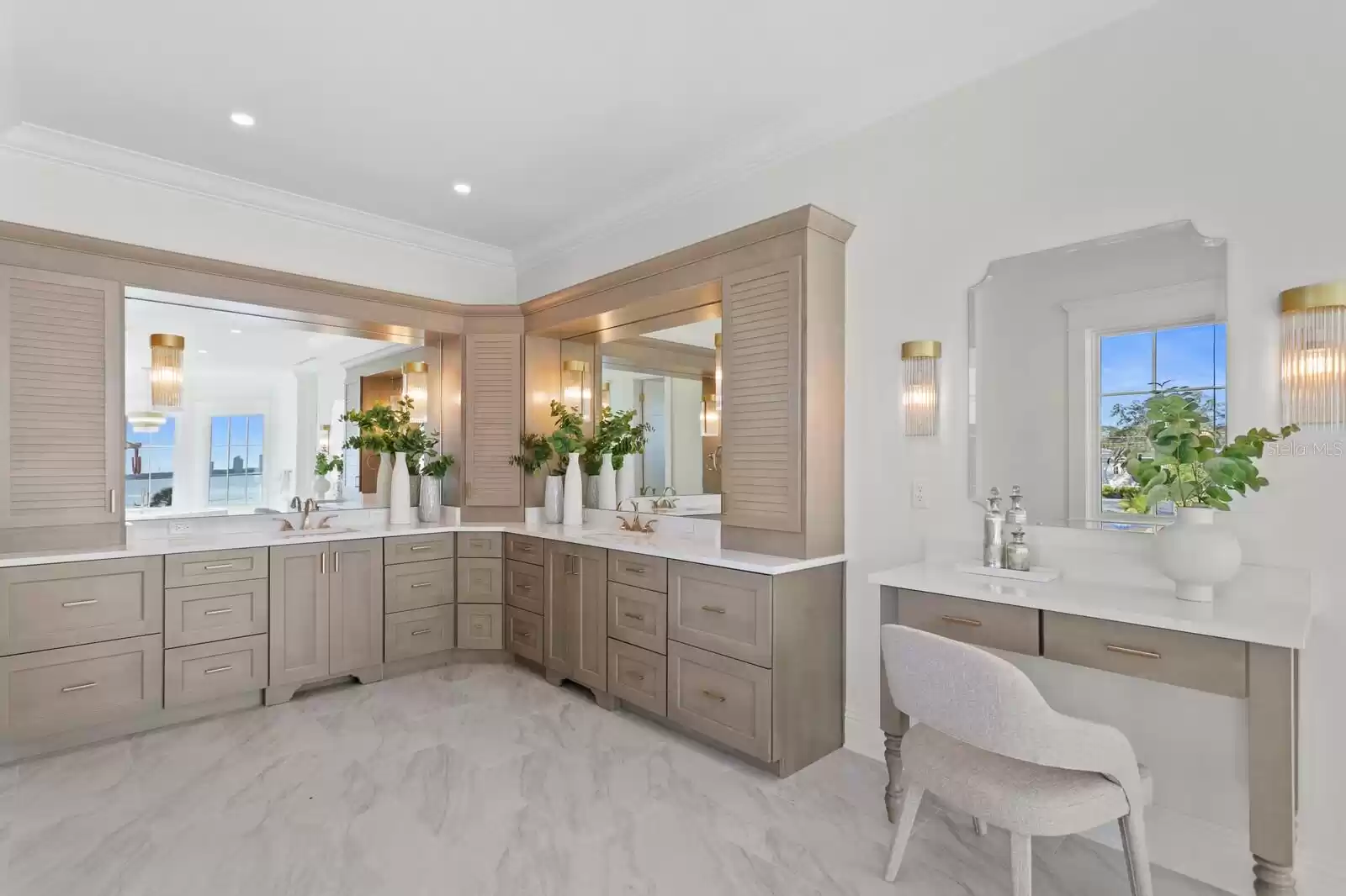 96 Martinique Avenue, Tampa, Florida 33606, 6 Bedrooms Bedrooms, ,8 BathroomsBathrooms,Residential,For Sale,MARTINIQUE,T3497745