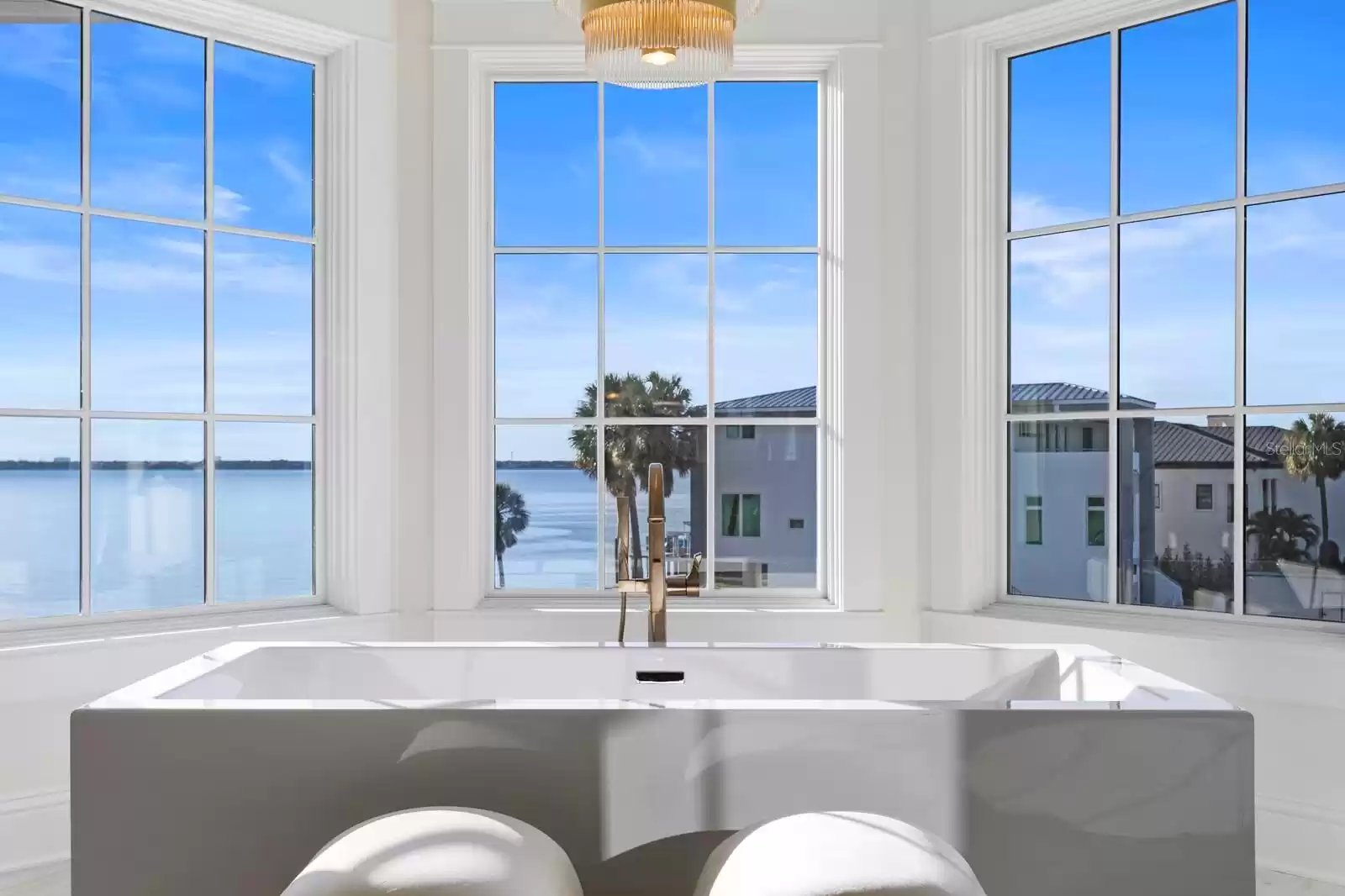 96 Martinique Avenue, Tampa, Florida 33606, 6 Bedrooms Bedrooms, ,8 BathroomsBathrooms,Residential,For Sale,MARTINIQUE,T3497745