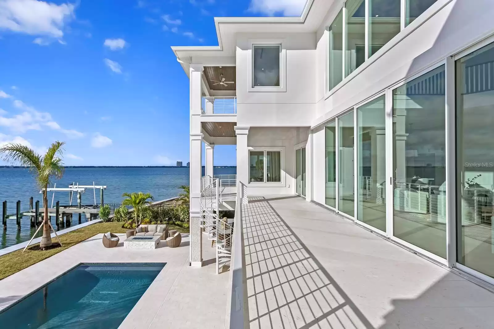 96 Martinique Avenue, Tampa, Florida 33606, 6 Bedrooms Bedrooms, ,8 BathroomsBathrooms,Residential,For Sale,MARTINIQUE,T3497745