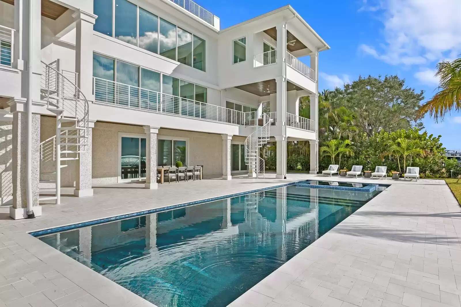 96 Martinique Avenue, Tampa, Florida 33606, 6 Bedrooms Bedrooms, ,8 BathroomsBathrooms,Residential,For Sale,MARTINIQUE,T3497745