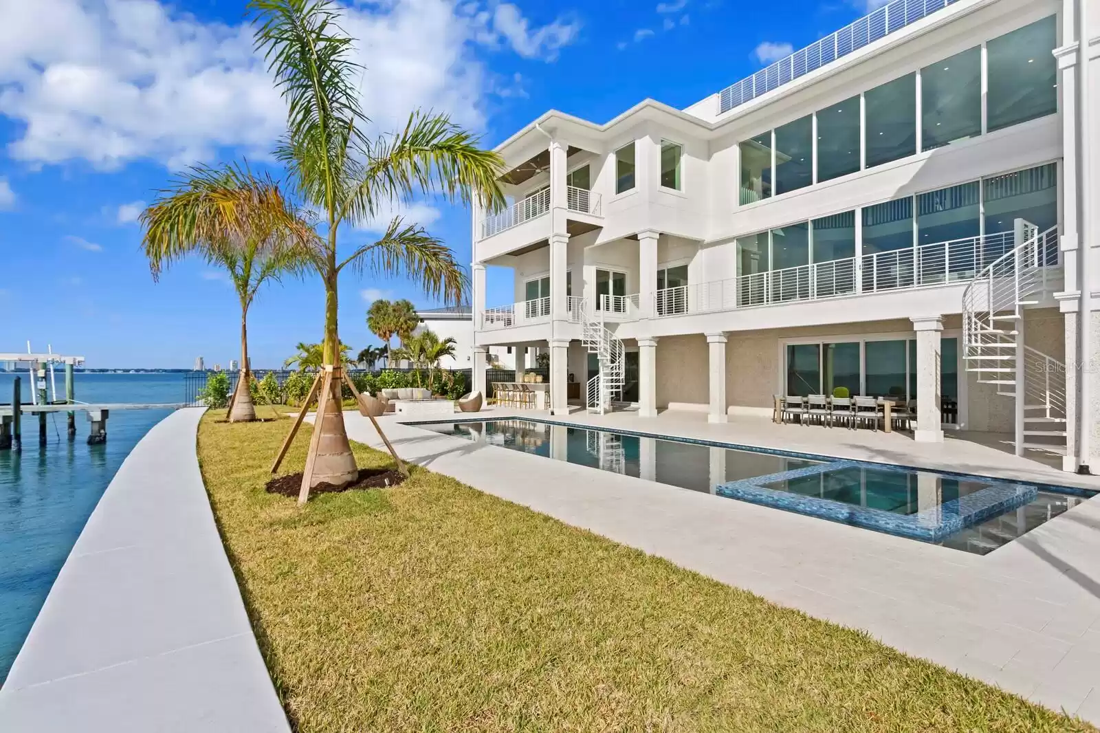 96 Martinique Avenue, Tampa, Florida 33606, 6 Bedrooms Bedrooms, ,8 BathroomsBathrooms,Residential,For Sale,MARTINIQUE,T3497745