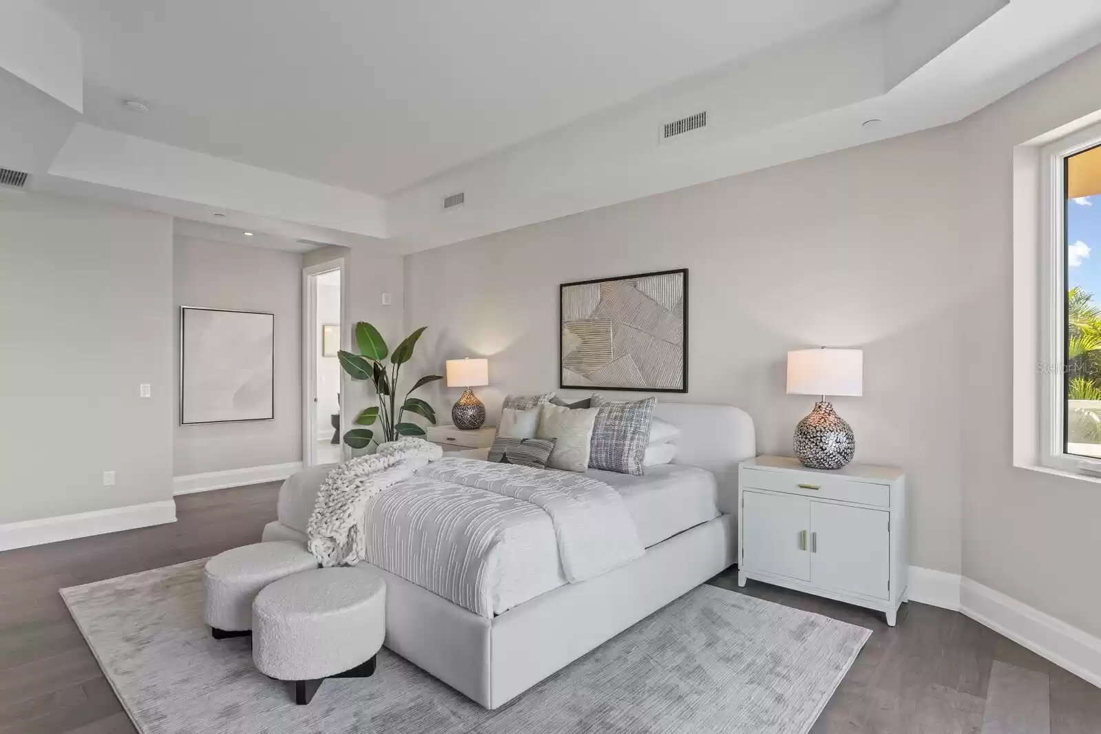 Main Bedroom, with Dual Baths.