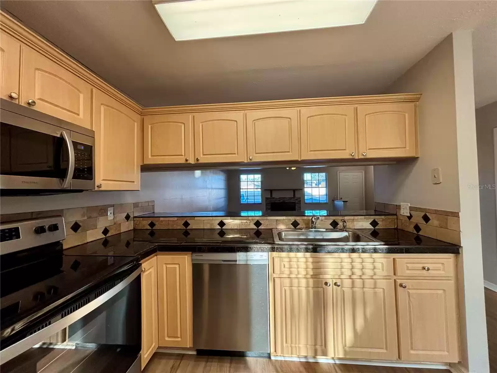 12620 CASTLE HILL DRIVE, TAMPA, Florida 33624, 2 Bedrooms Bedrooms, ,2 BathroomsBathrooms,Residential Lease,For Rent,CASTLE HILL,0,MFRTB8344029