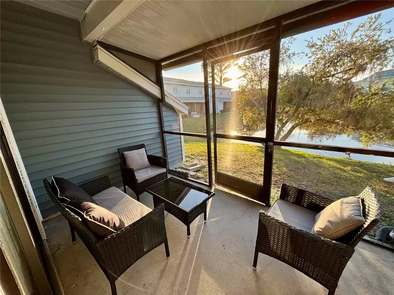12620 CASTLE HILL DRIVE, TAMPA, Florida 33624, 2 Bedrooms Bedrooms, ,2 BathroomsBathrooms,Residential Lease,For Rent,CASTLE HILL,0,MFRTB8344029