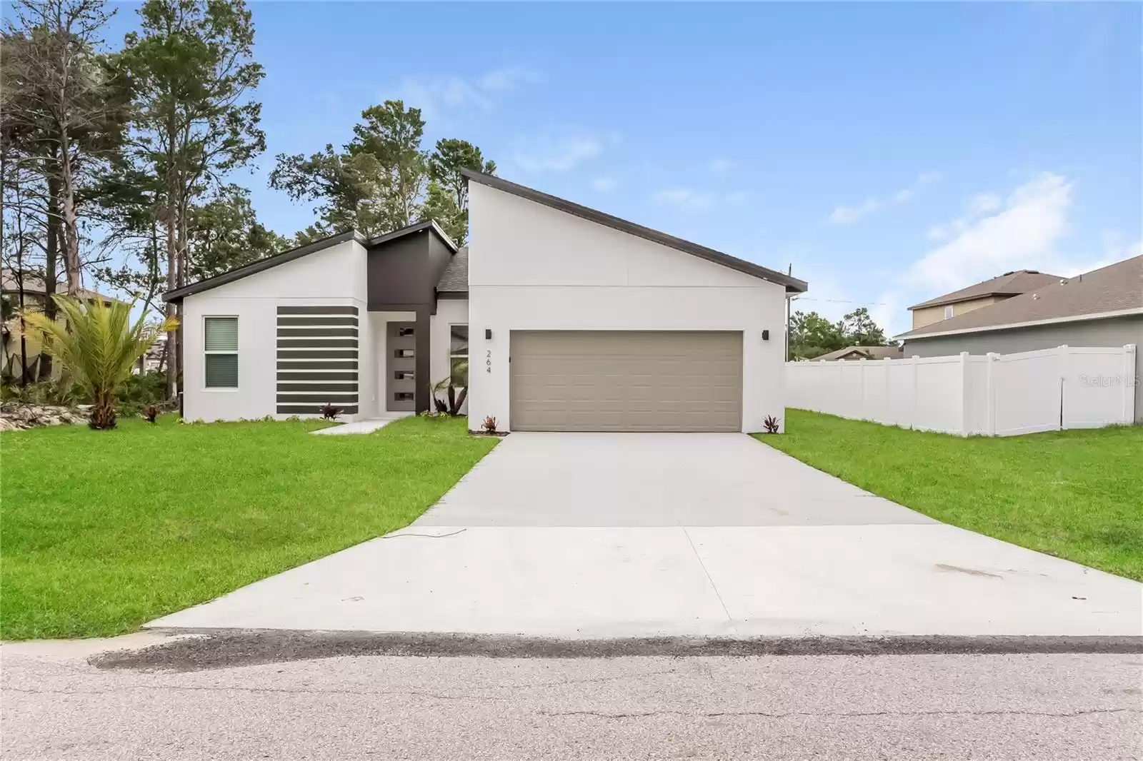 264 FIG COURT, KISSIMMEE, Florida 34759, 4 Bedrooms Bedrooms, ,2 BathroomsBathrooms,Residential Lease,For Rent,FIG,0,MFRTB8342108