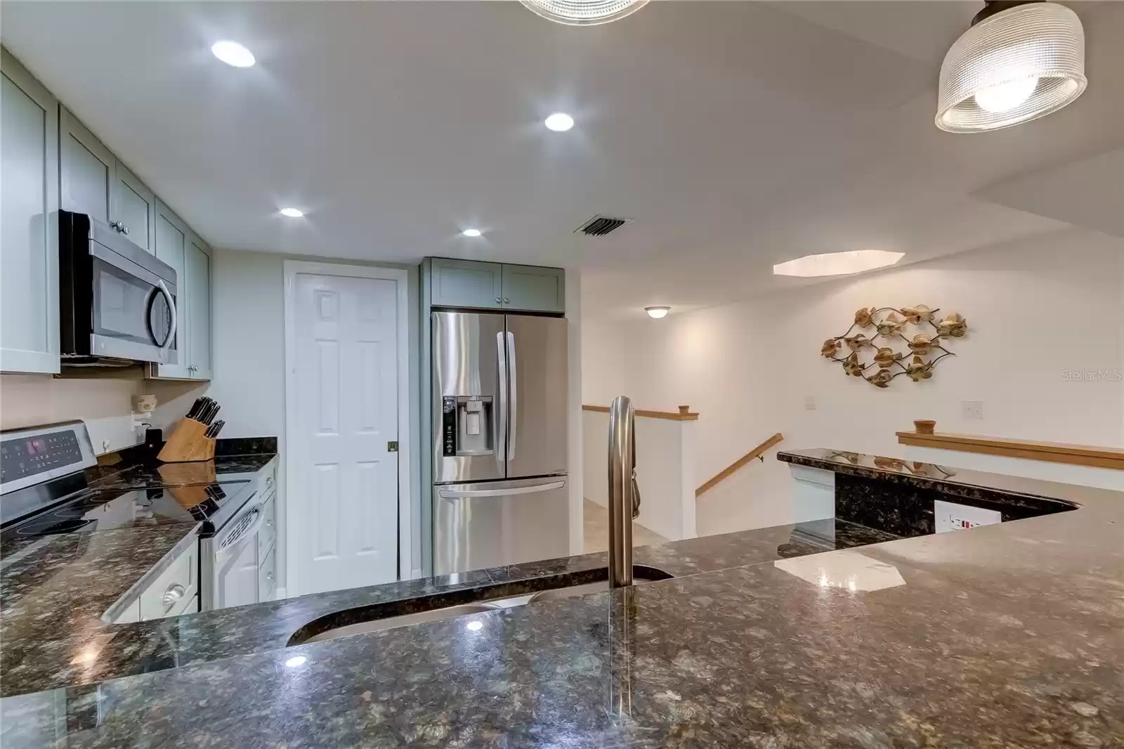 9732 INDIAN KEY TRAIL, SEMINOLE, Florida 33776, 3 Bedrooms Bedrooms, ,3 BathroomsBathrooms,Residential Lease,For Rent,INDIAN KEY,0,MFRTB8319702