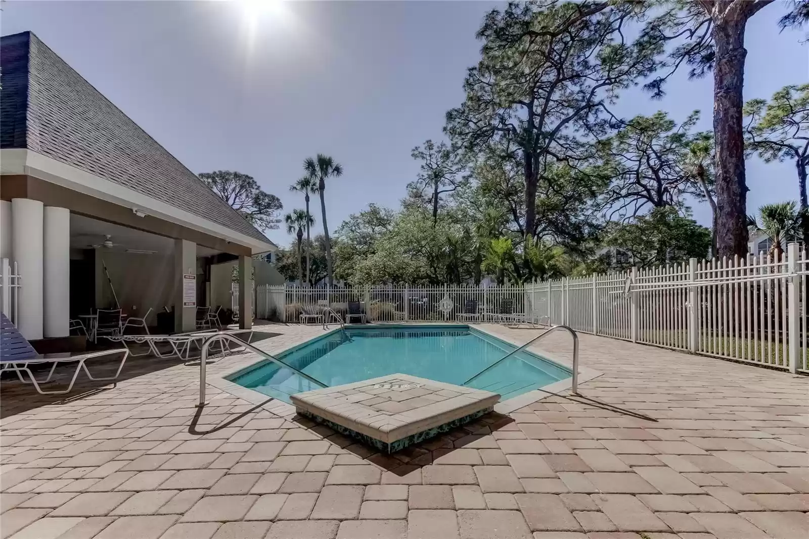 9732 INDIAN KEY TRAIL, SEMINOLE, Florida 33776, 3 Bedrooms Bedrooms, ,3 BathroomsBathrooms,Residential Lease,For Rent,INDIAN KEY,0,MFRTB8319702