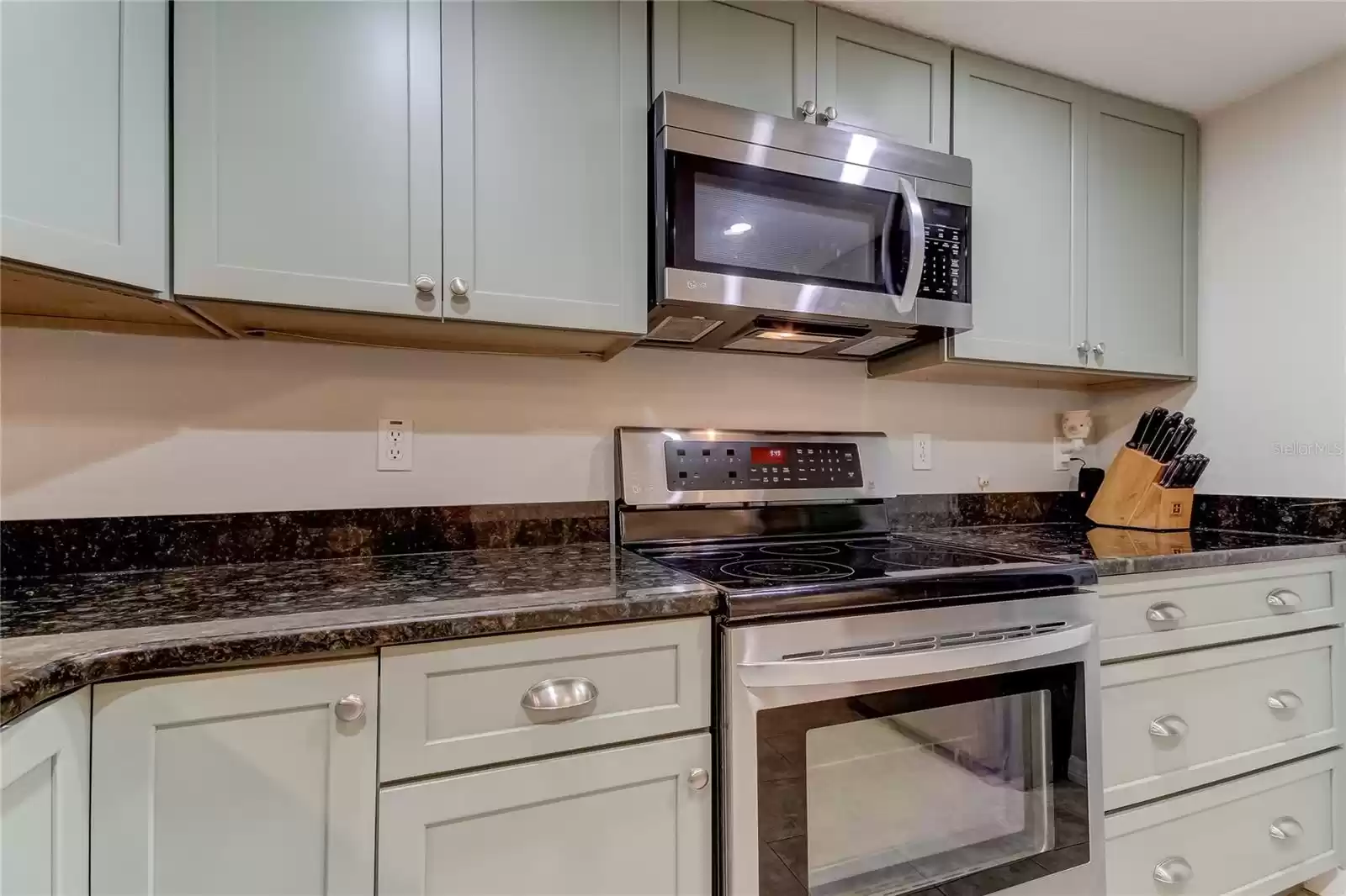 9732 INDIAN KEY TRAIL, SEMINOLE, Florida 33776, 3 Bedrooms Bedrooms, ,3 BathroomsBathrooms,Residential Lease,For Rent,INDIAN KEY,0,MFRTB8319702