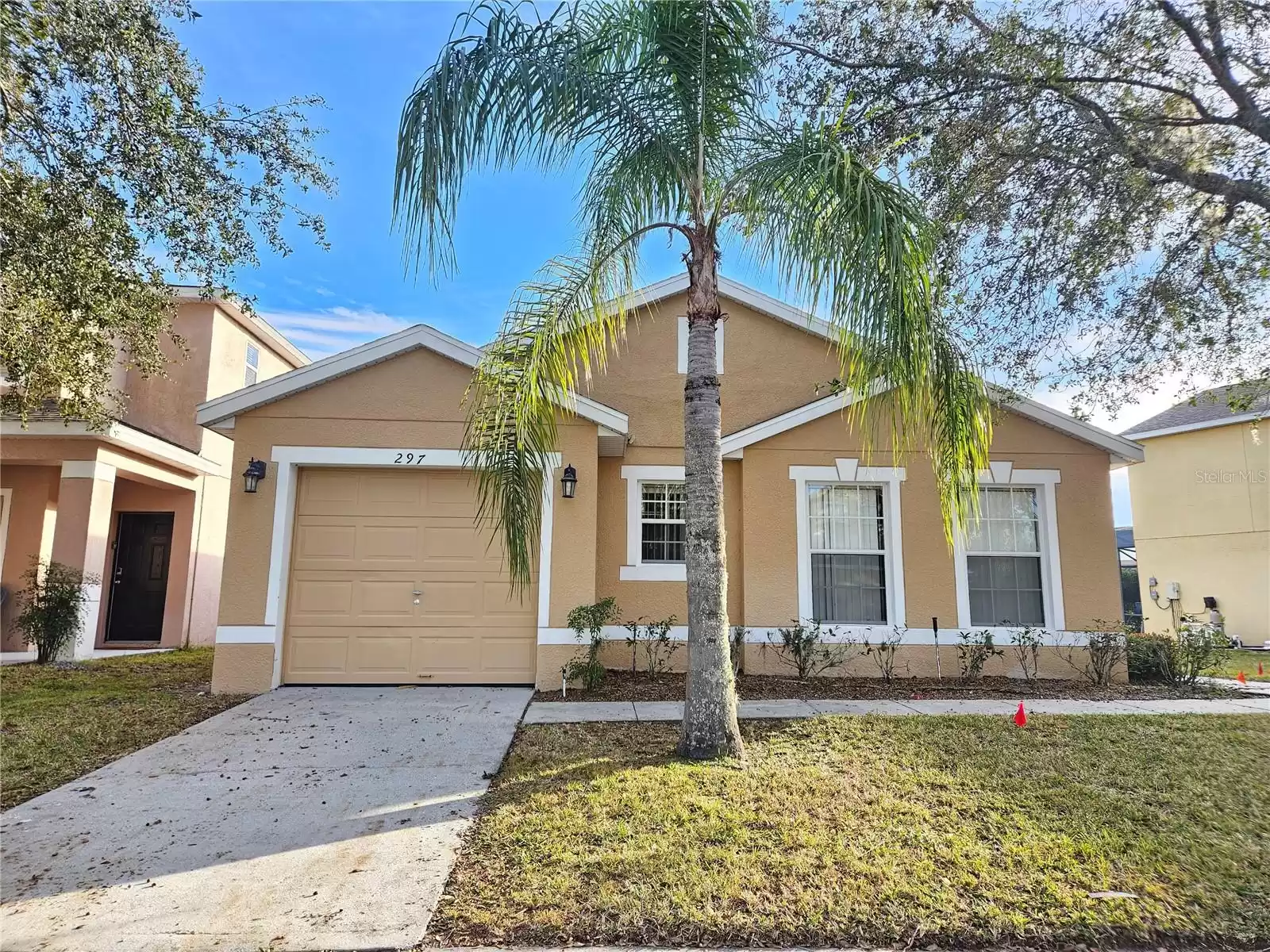 297 BLUE JAY WAY, DAVENPORT, Florida 33896, 4 Bedrooms Bedrooms, ,3 BathroomsBathrooms,Residential Lease,For Rent,BLUE JAY,0,MFRS5119572