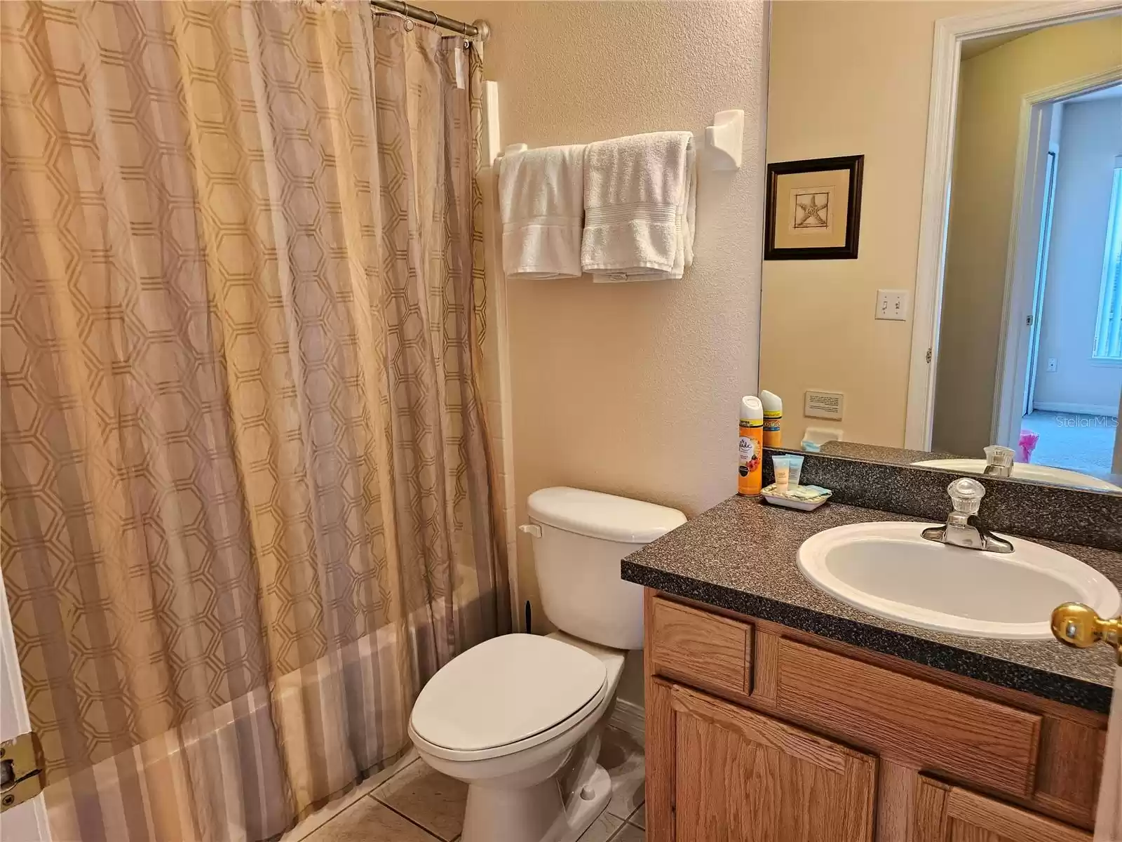 297 BLUE JAY WAY, DAVENPORT, Florida 33896, 4 Bedrooms Bedrooms, ,3 BathroomsBathrooms,Residential Lease,For Rent,BLUE JAY,0,MFRS5119572