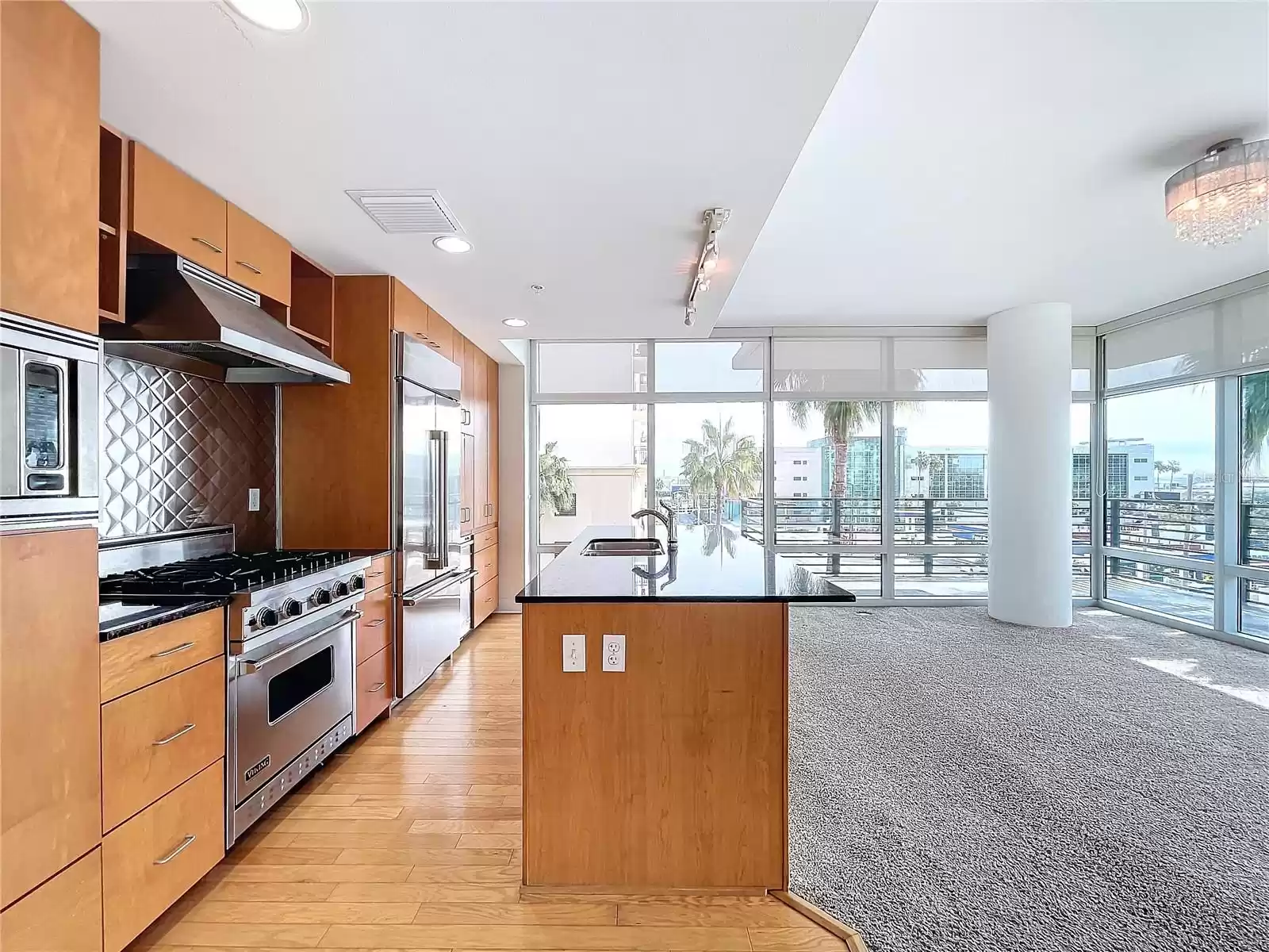 1208 KENNEDY BOULEVARD, TAMPA, Florida 33602, 2 Bedrooms Bedrooms, ,2 BathroomsBathrooms,Residential Lease,For Rent,KENNEDY,0,MFRTB8342184