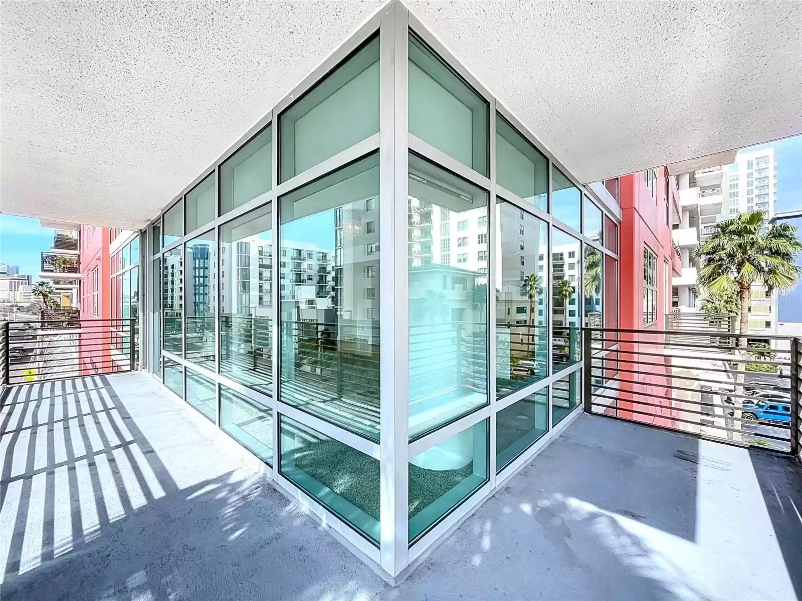 1208 KENNEDY BOULEVARD, TAMPA, Florida 33602, 2 Bedrooms Bedrooms, ,2 BathroomsBathrooms,Residential Lease,For Rent,KENNEDY,0,MFRTB8342184
