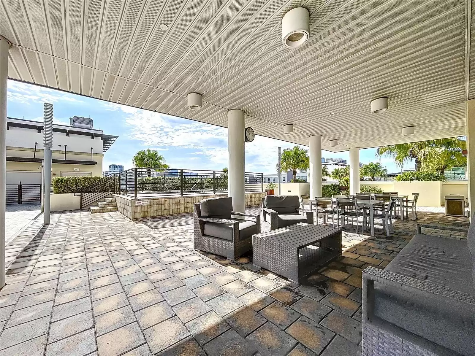 1208 KENNEDY BOULEVARD, TAMPA, Florida 33602, 2 Bedrooms Bedrooms, ,2 BathroomsBathrooms,Residential Lease,For Rent,KENNEDY,0,MFRTB8342184