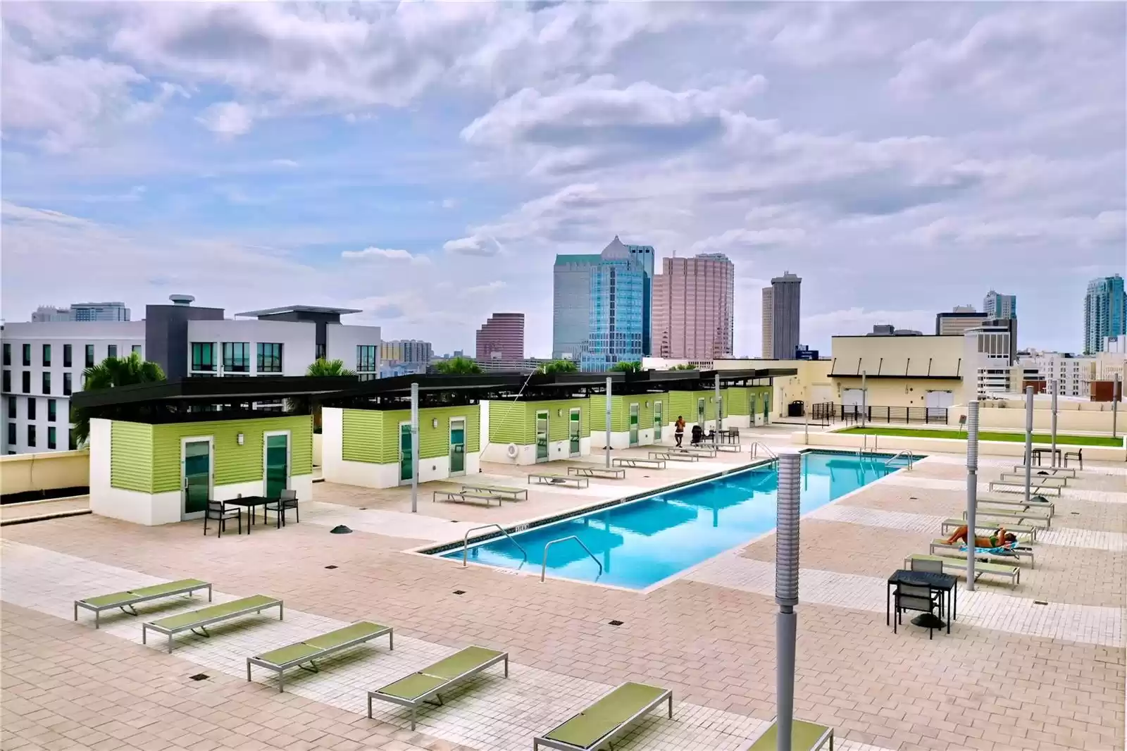 1208 KENNEDY BOULEVARD, TAMPA, Florida 33602, 2 Bedrooms Bedrooms, ,2 BathroomsBathrooms,Residential Lease,For Rent,KENNEDY,0,MFRTB8342184