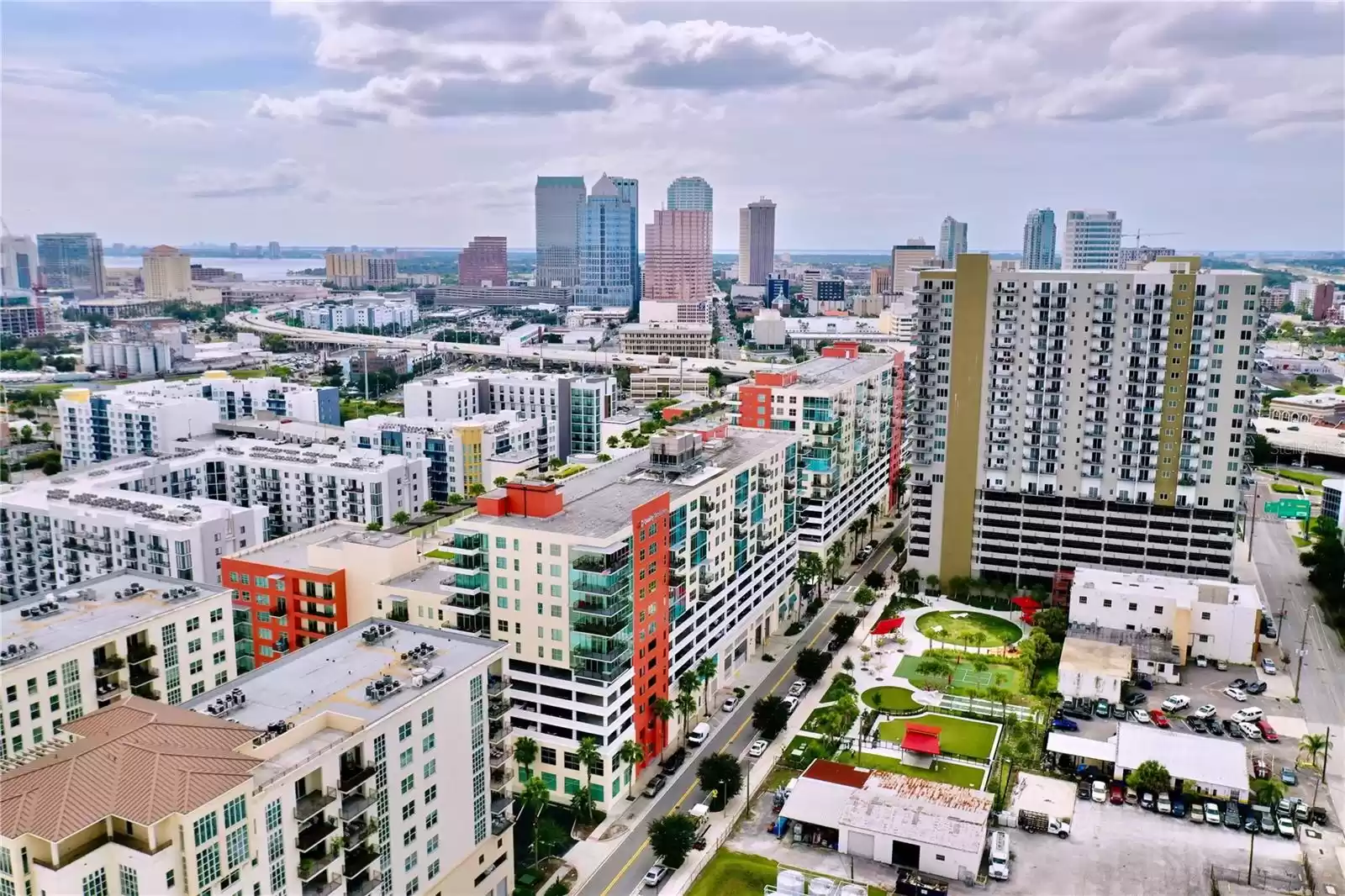 1208 KENNEDY BOULEVARD, TAMPA, Florida 33602, 2 Bedrooms Bedrooms, ,2 BathroomsBathrooms,Residential Lease,For Rent,KENNEDY,0,MFRTB8342184